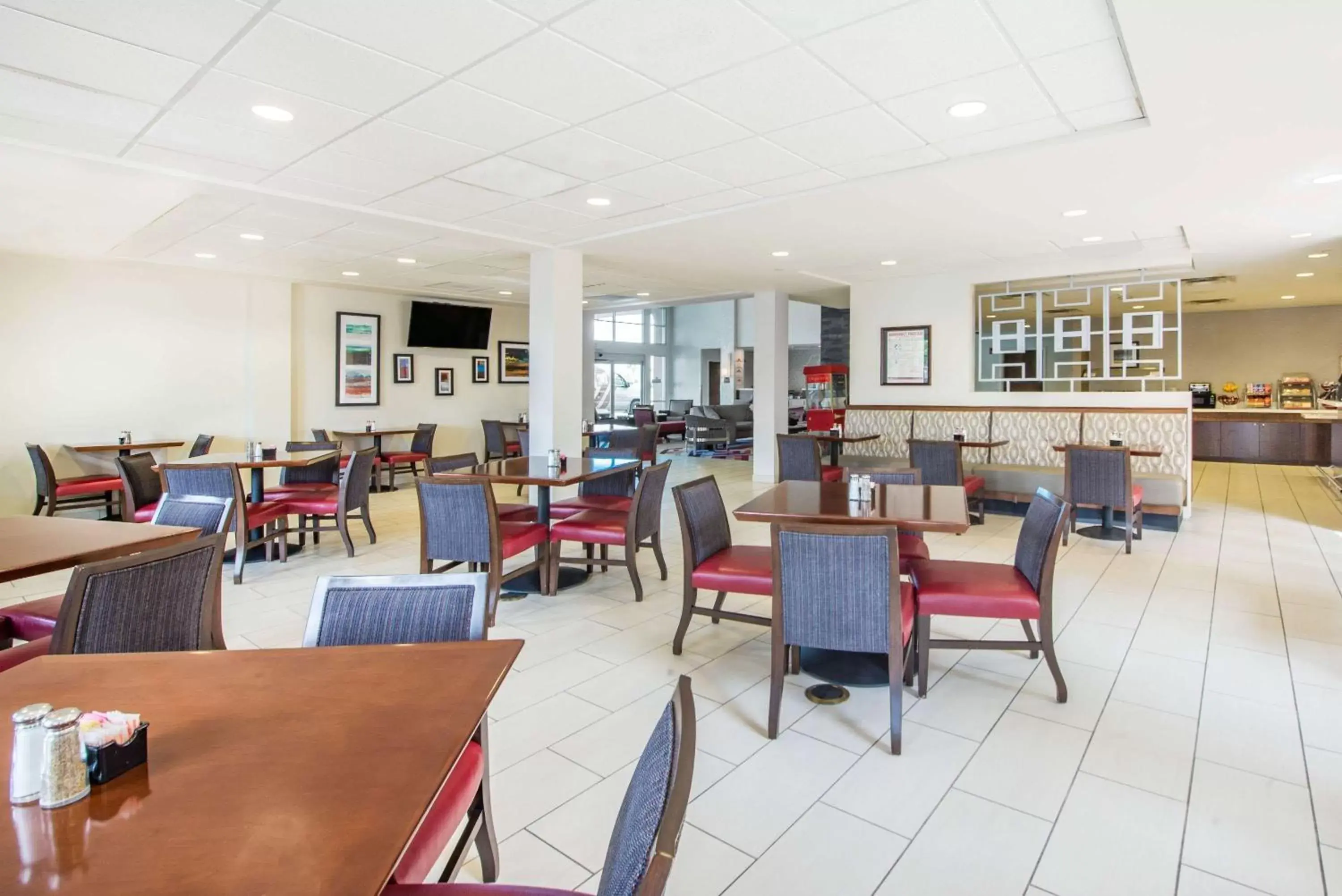 Restaurant/Places to Eat in Hawthorn Suites by Wyndham El Paso