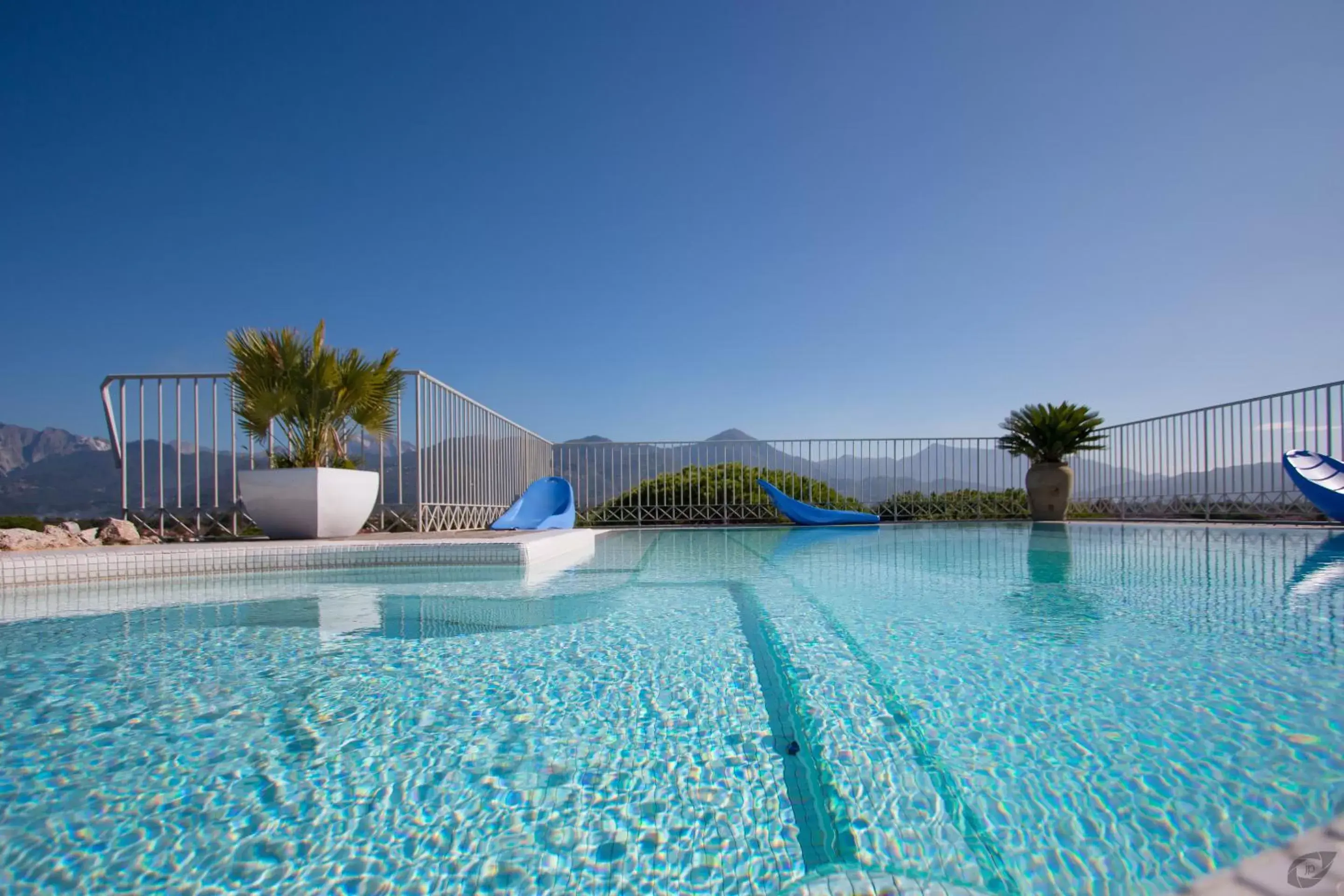 Swimming Pool in Verdeluna ApartHotel