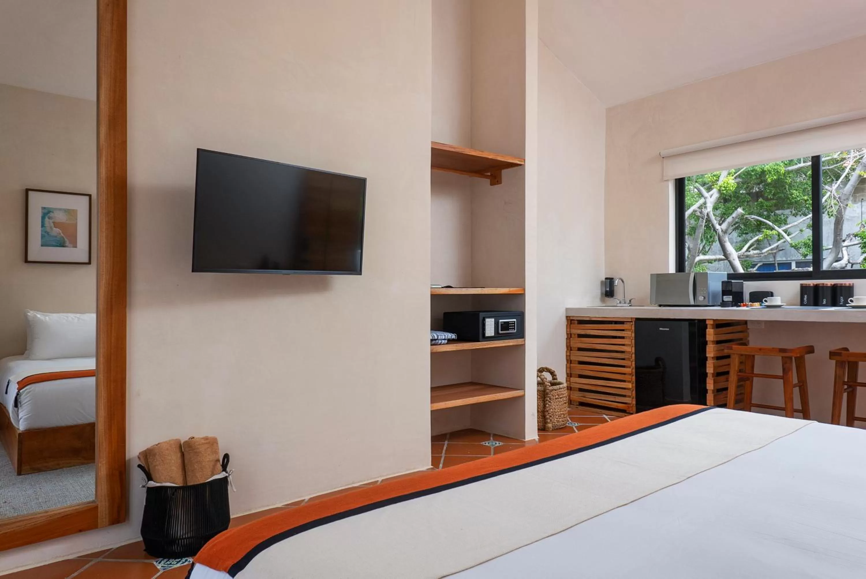 TV and multimedia, Bed in Hotel Aalada Playa del Carmen