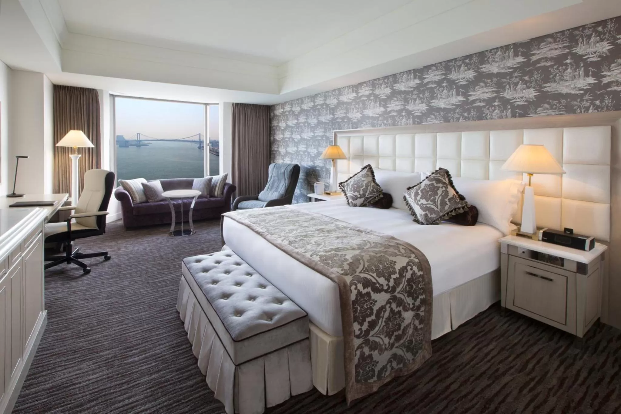 Photo of the whole room, Bed in InterContinental Tokyo Bay by IHG