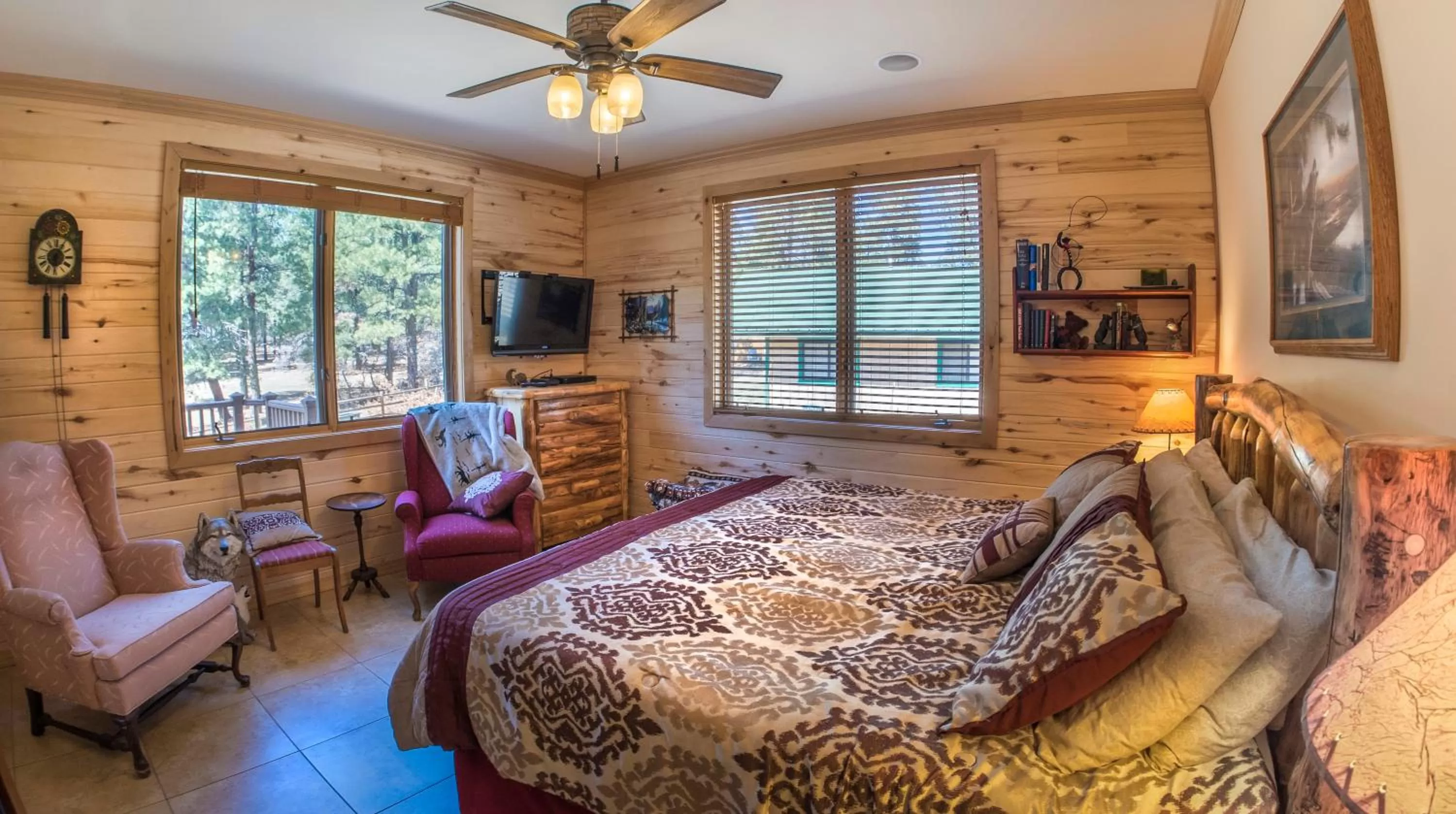 Photo of the whole room, Bed in Elktrace Bed and Breakfast