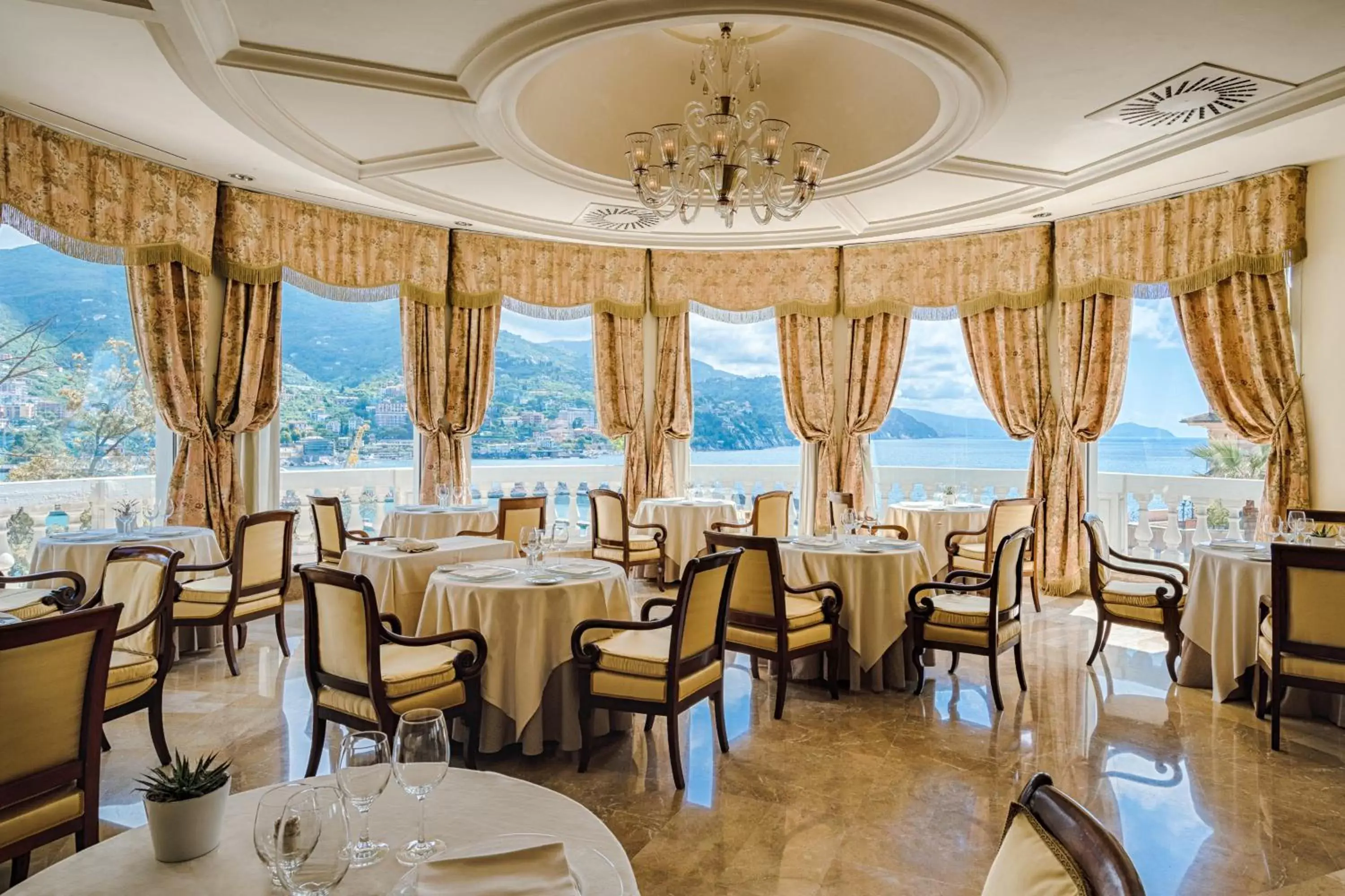 Restaurant/places to eat in Excelsior Palace Portofino Coast Restaurant/places to eat in Excelsior Palace Portofino Coast
