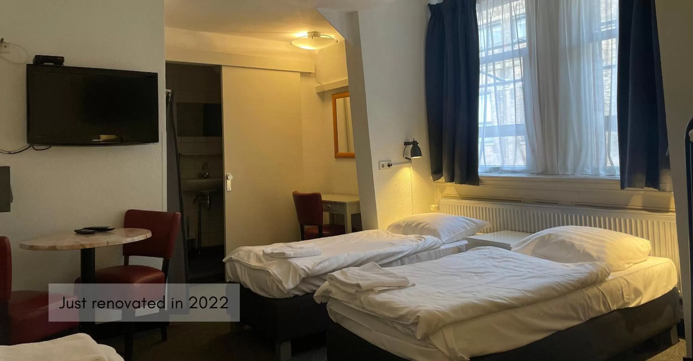 Family Room with Bathroom in City Hotel