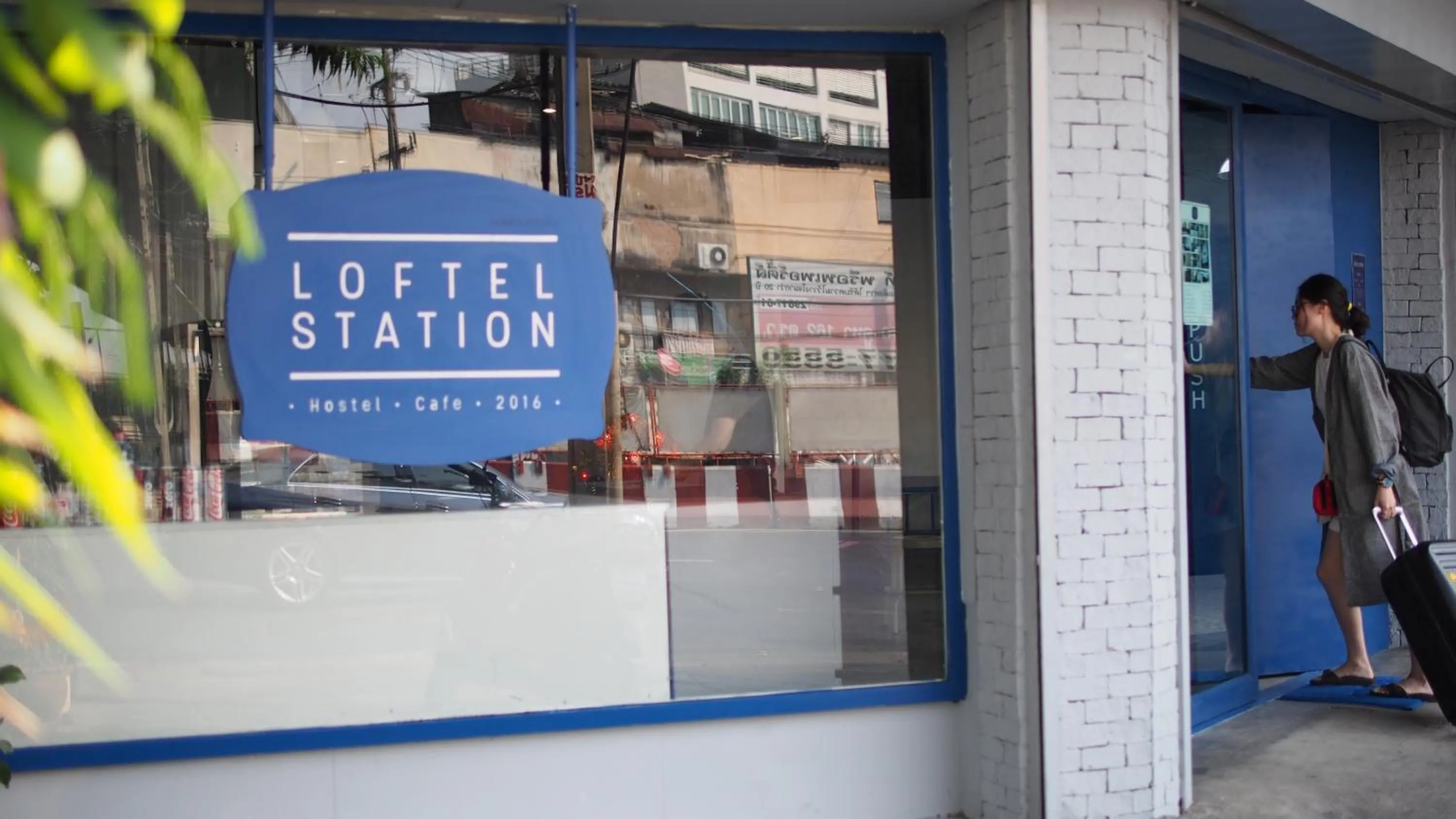 Facade/entrance in Loftel Station Hostel