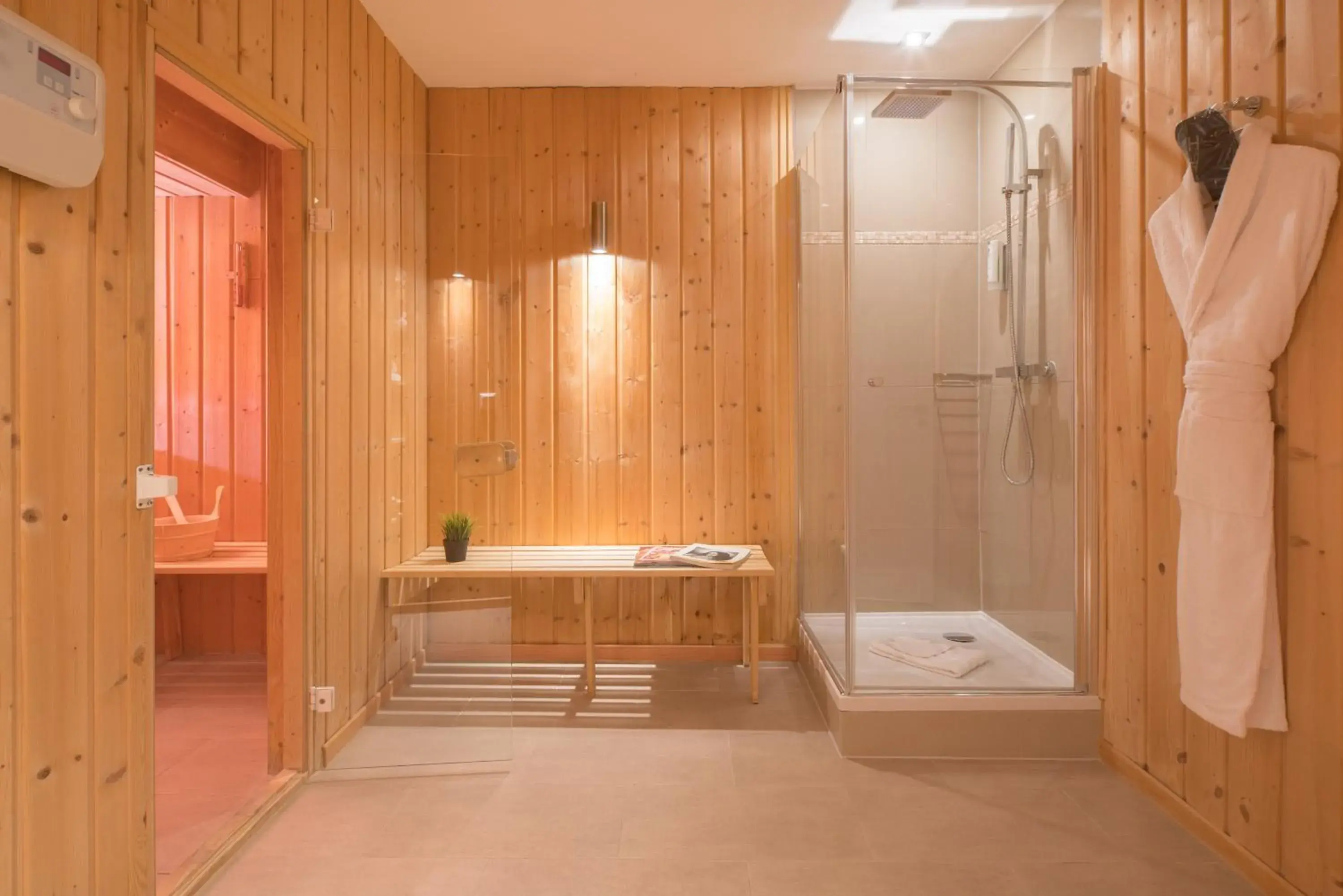 Sauna, Bathroom in Best Western Plus Grand Hotel Victor Hugo