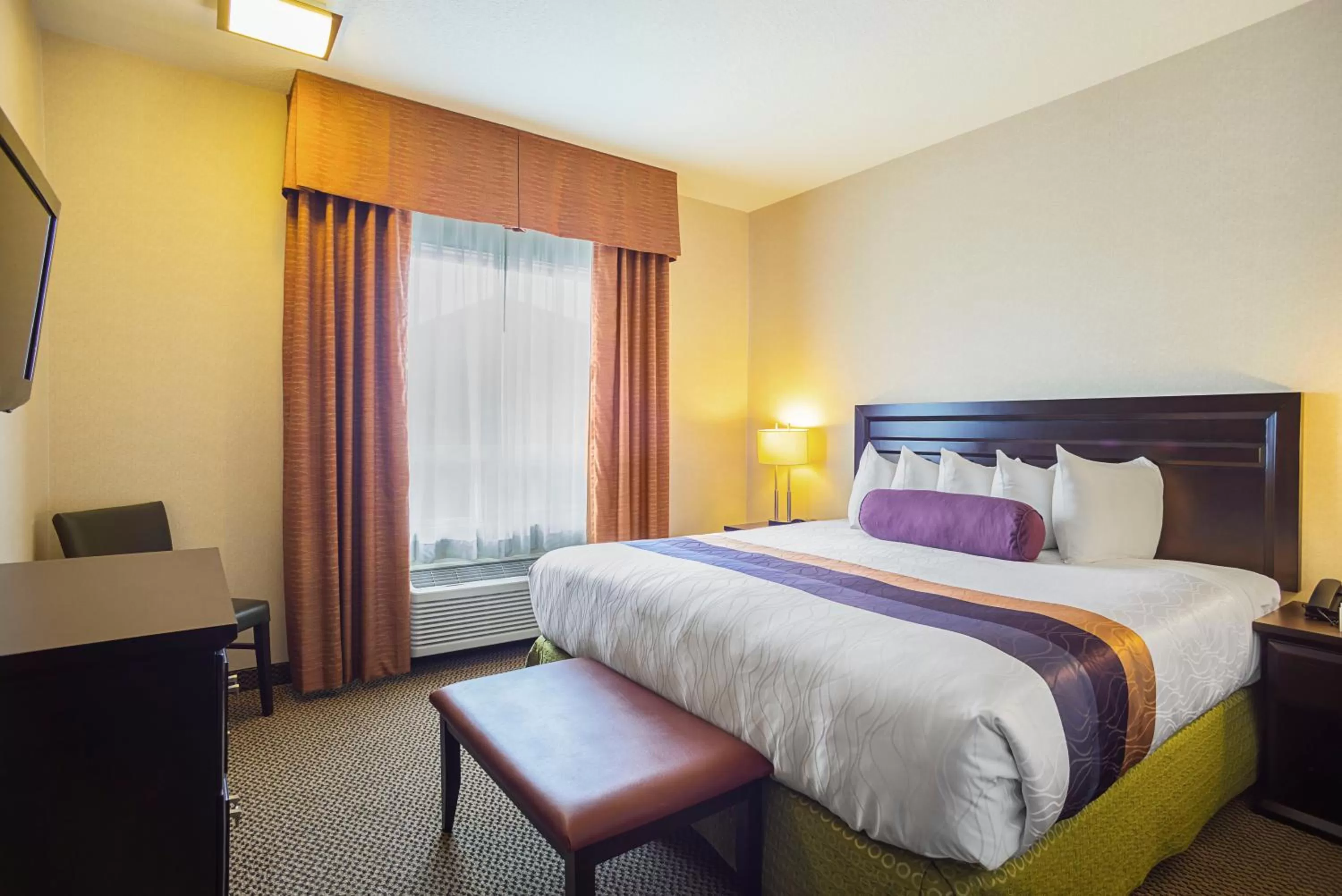 King Suite with Spa Bath - Non-Smoking in Best Western Plus The Inn at St Albert