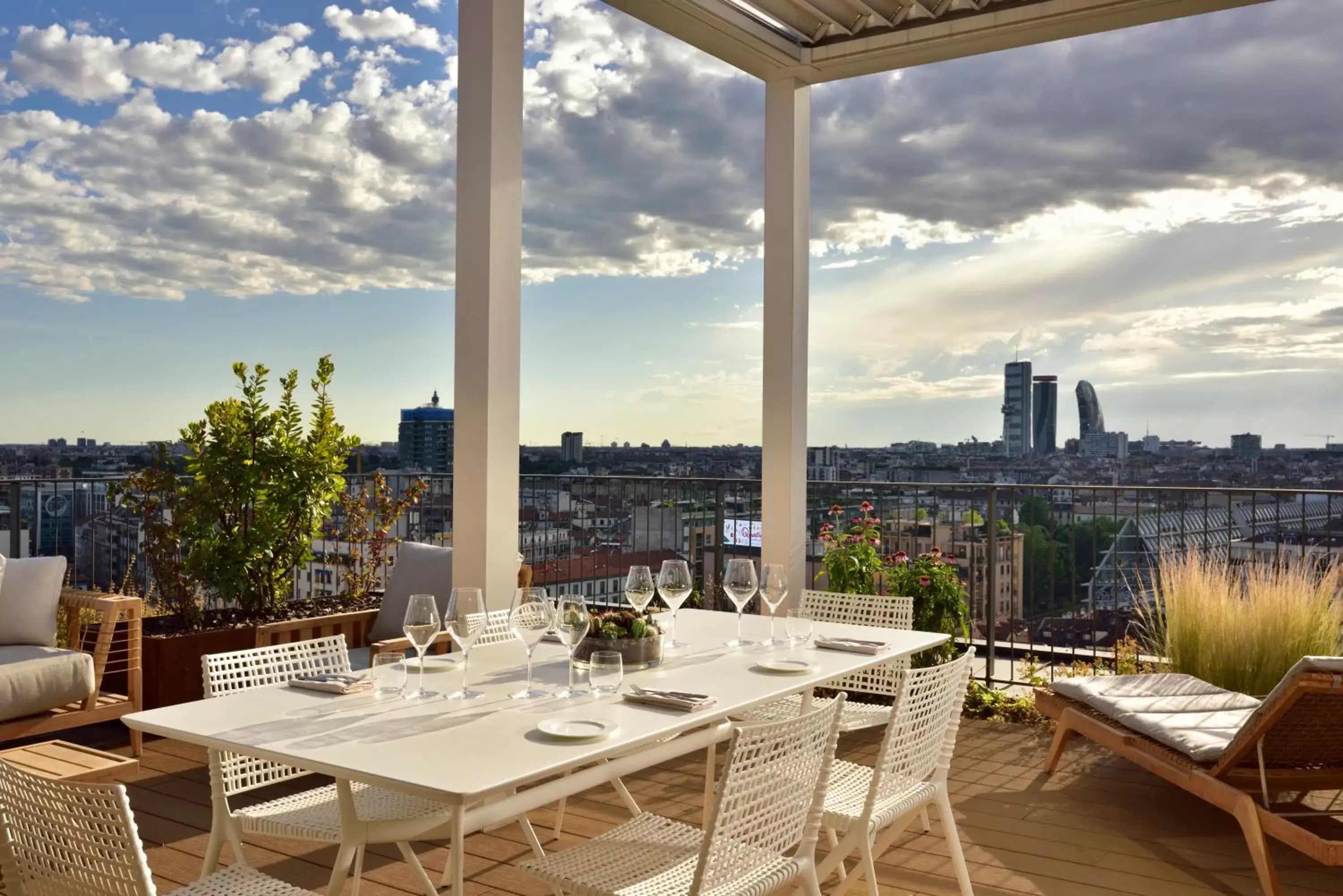 Balcony/Terrace, Restaurant/Places to Eat in Milano Verticale | UNA Esperienze