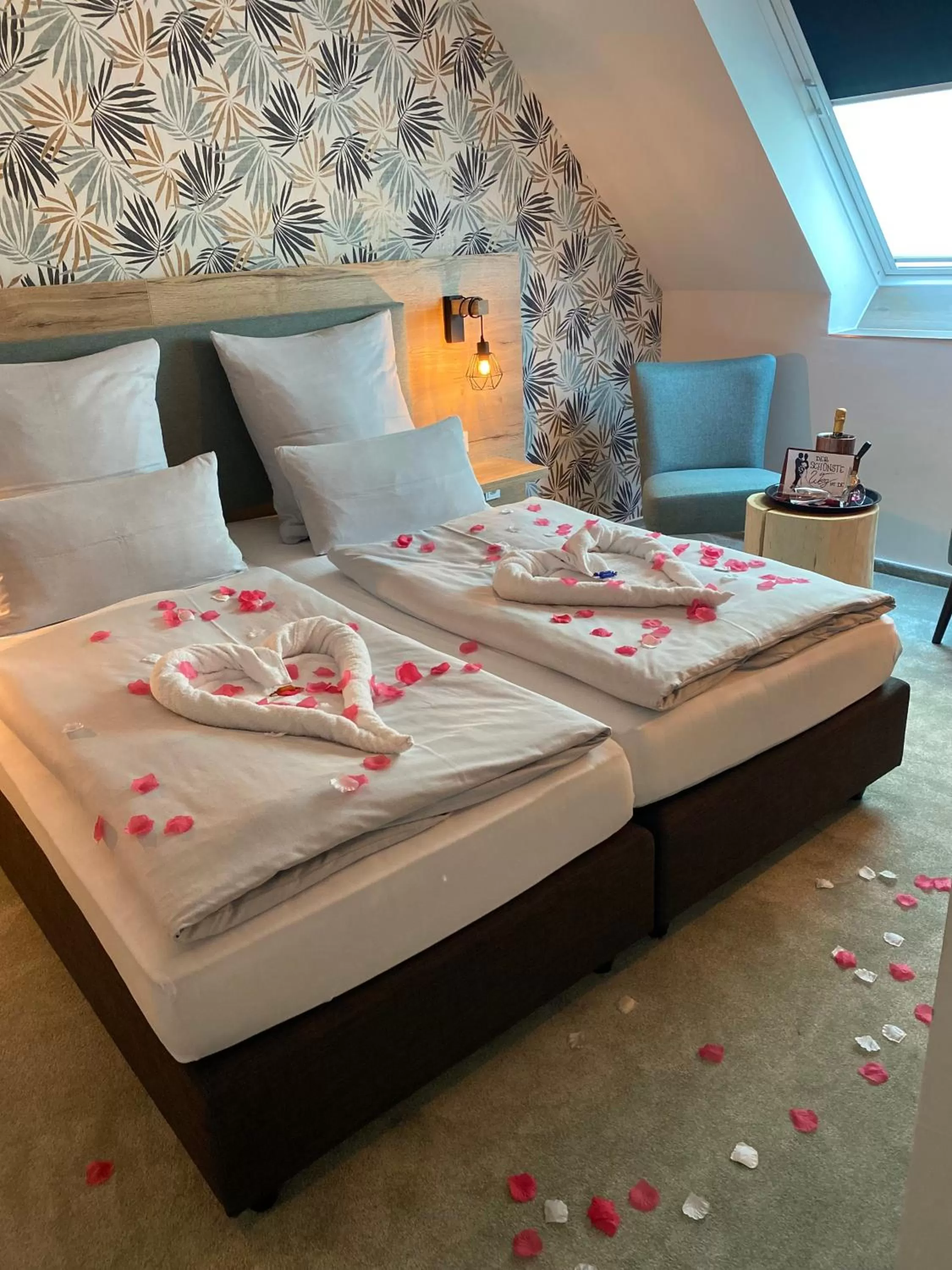wedding, Bed in Hotel Le Filou