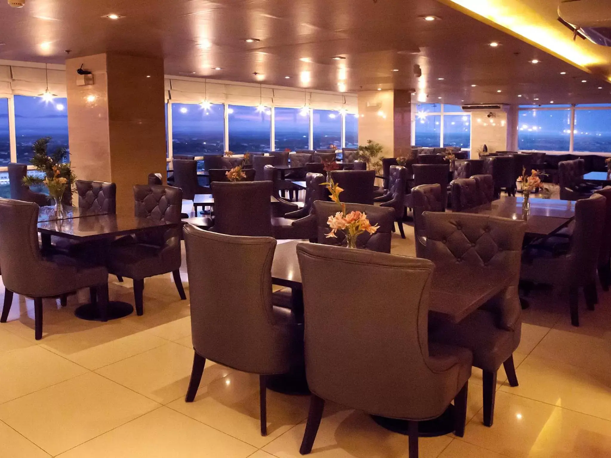 Restaurant/places to eat in Injap Tower Hotel Restaurant/places to eat in Injap Tower Hotel