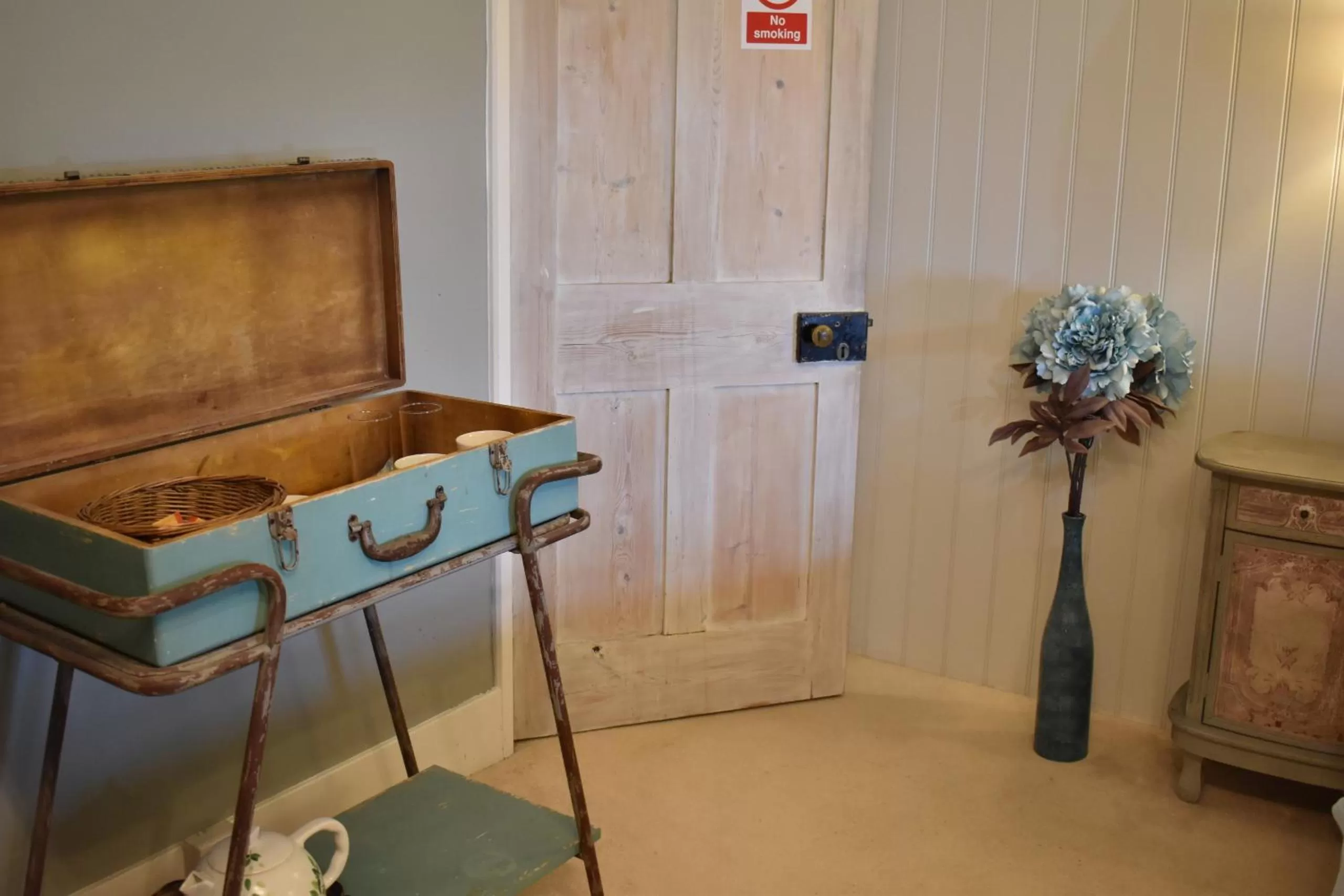 Bedroom, TV/Entertainment Center in Davenford Stow Gardens