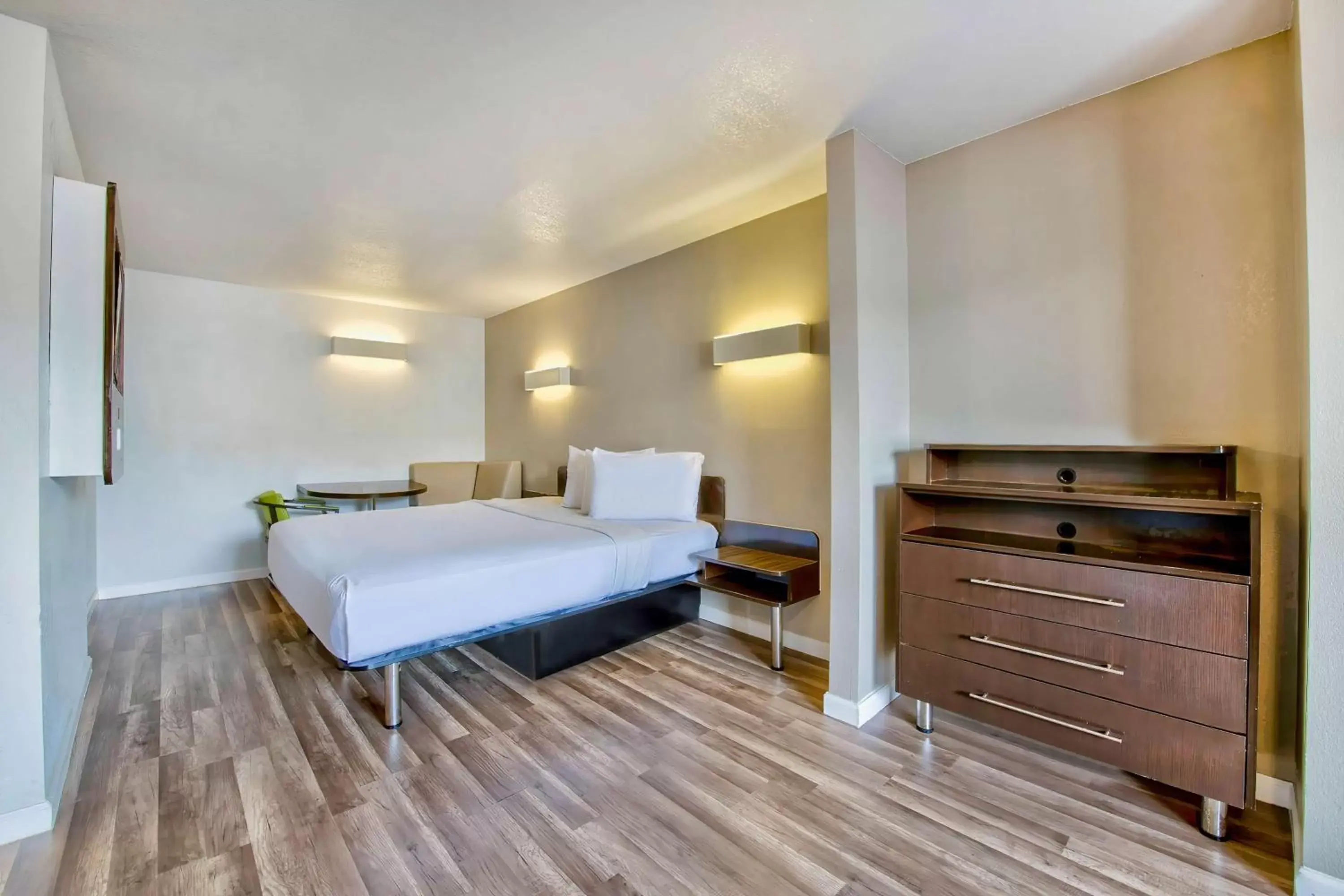 Suite - Non-Smoking in Studio 6-San Antonio, TX - Airport Suite - Non-Smoking in Studio 6-San Antonio, TX - Airport