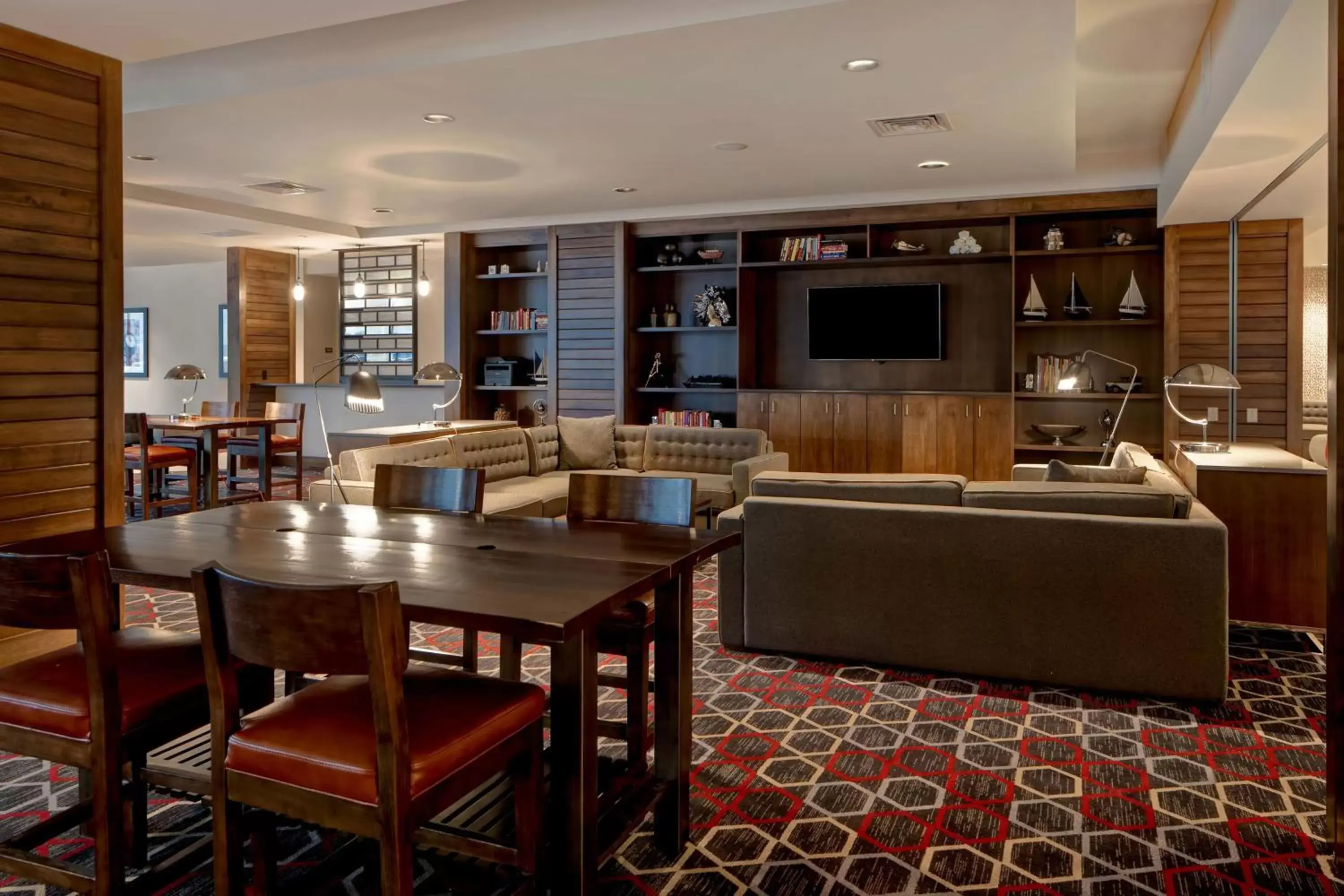 Lobby or reception, Lounge/Bar in Four Points by Sheraton Peoria