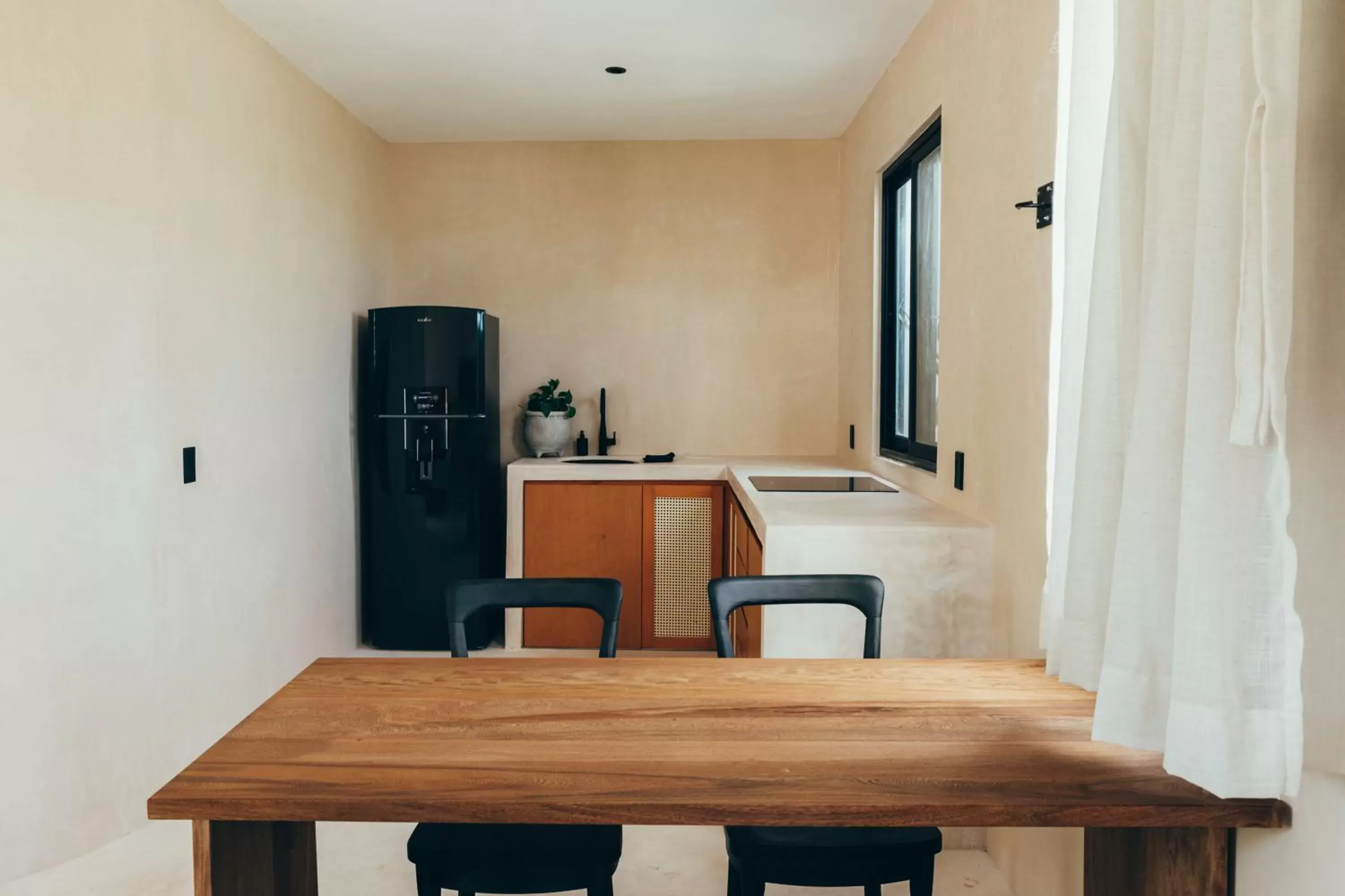 Kitchen or kitchenette, Dining Area in Cucu Hotel El Cuyo