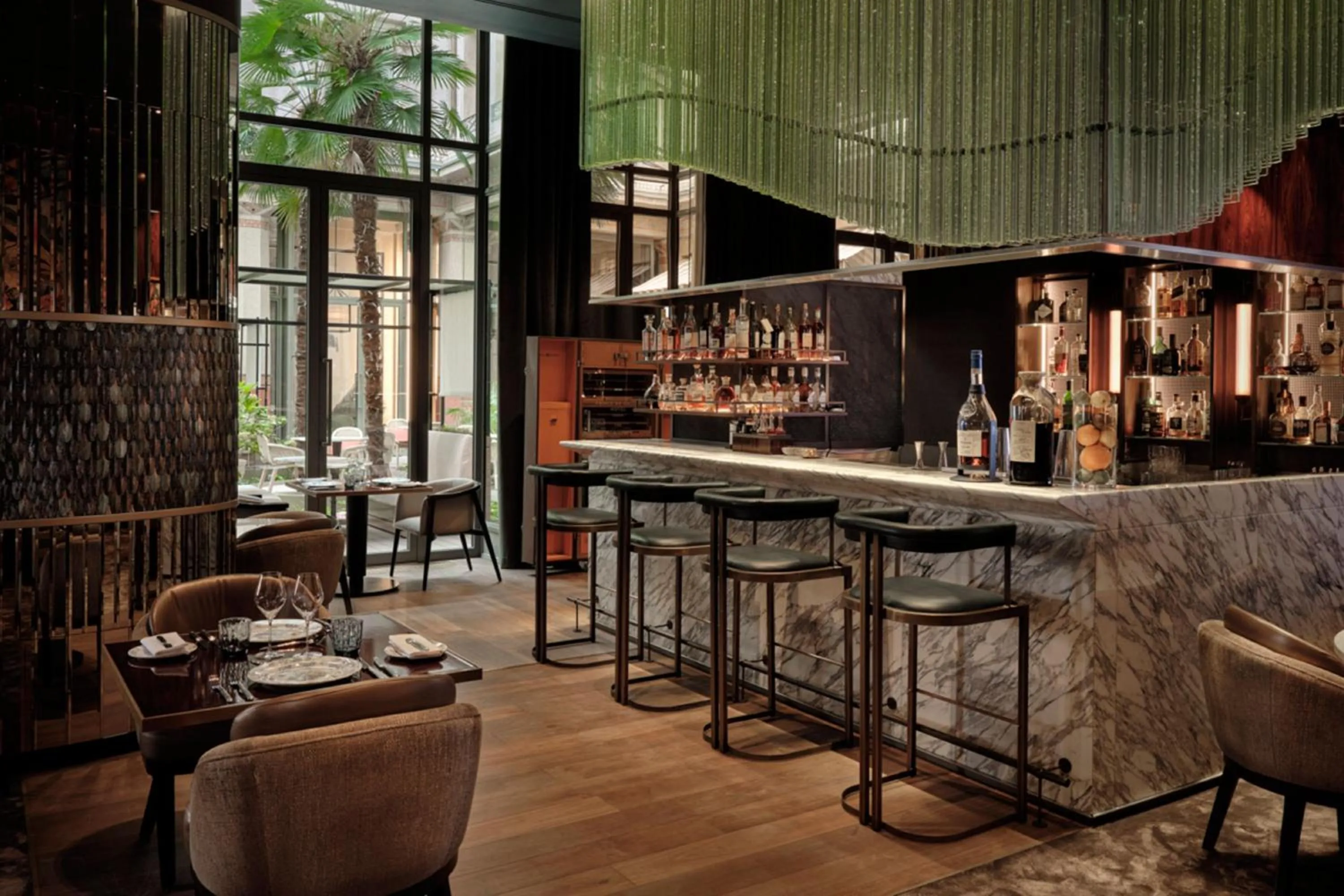 Restaurant/places to eat in Prince de Galles, a Luxury Collection hotel, Paris