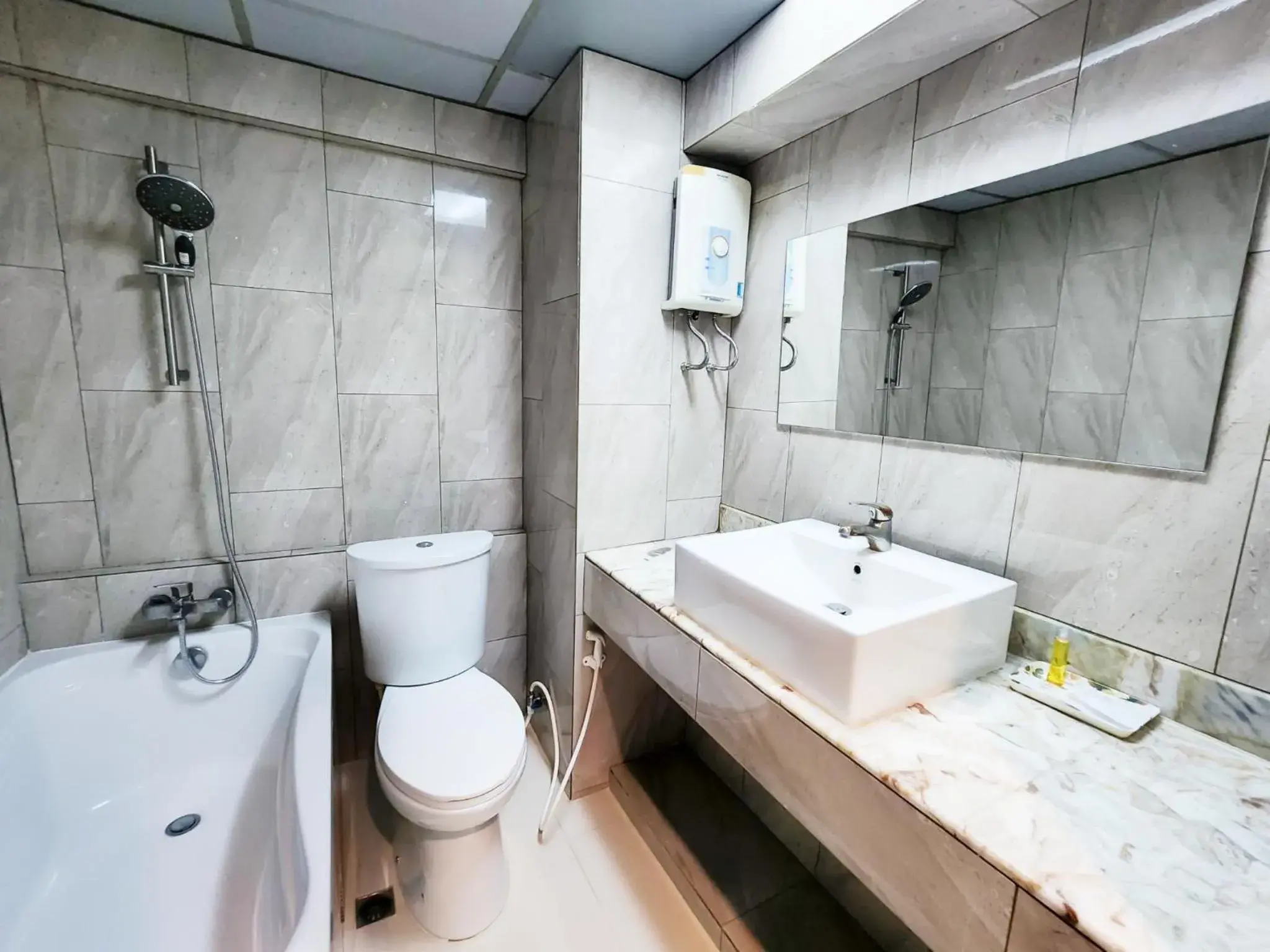 Shower, Bathroom in Watana Hotel