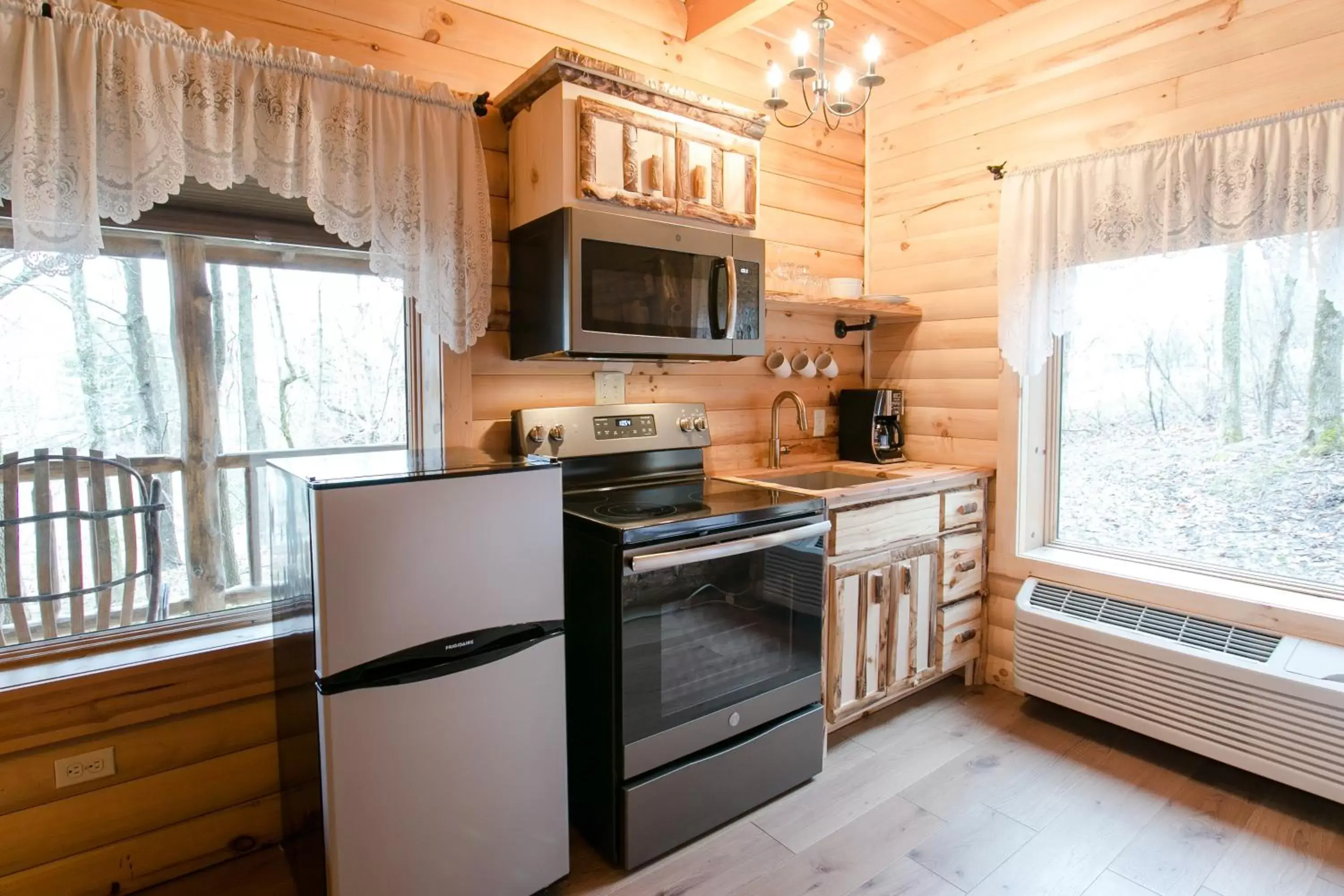 Kitchen or kitchenette, Kitchen/Kitchenette in Coblentz Country Lodge by Amish Country Lodging