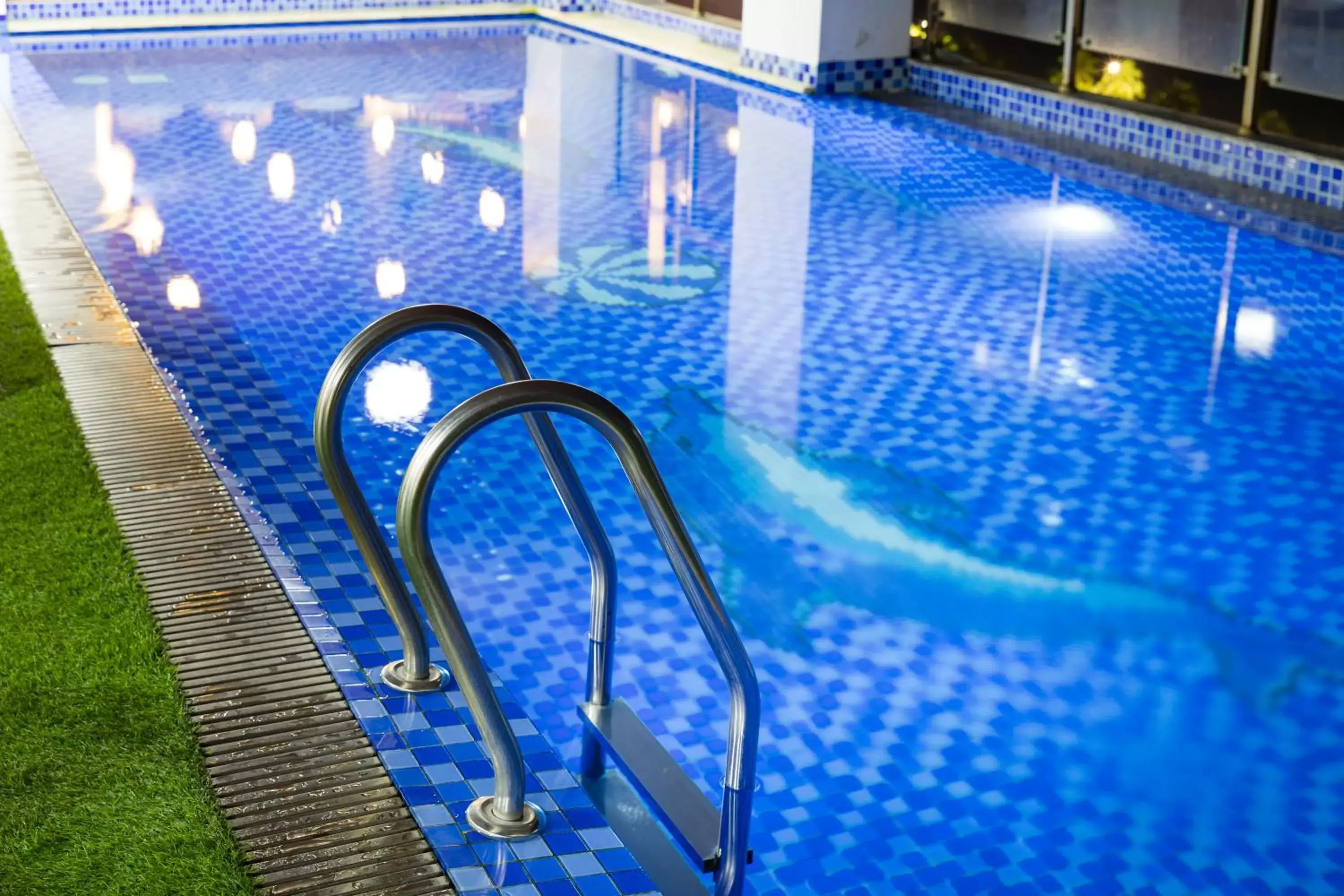 Swimming Pool in Apus Hotel