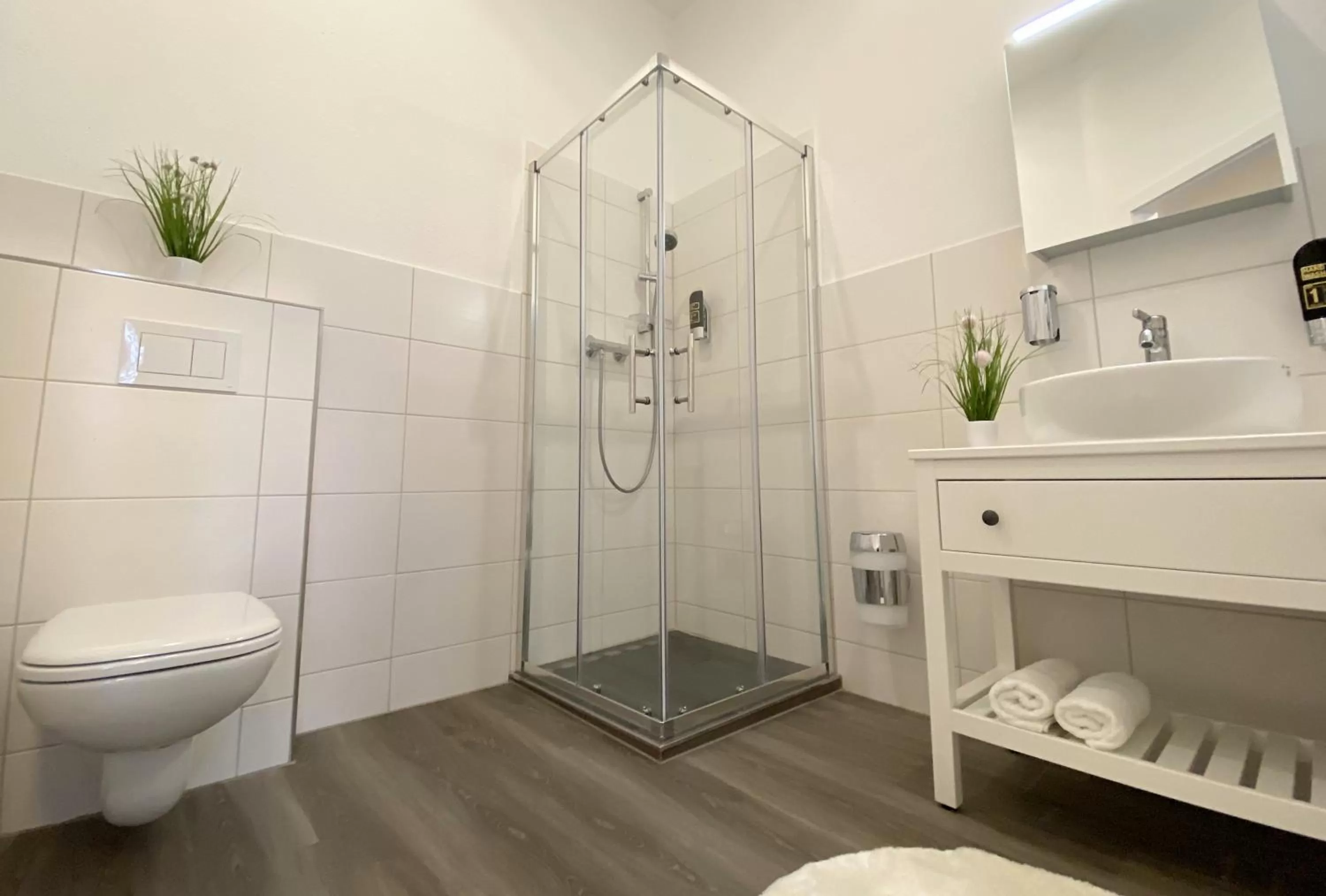 Bathroom in REGIOHOTEL Quedlinburger Hof - #HistorischerCharme #ZentraleLage #Wellness #FreeParking