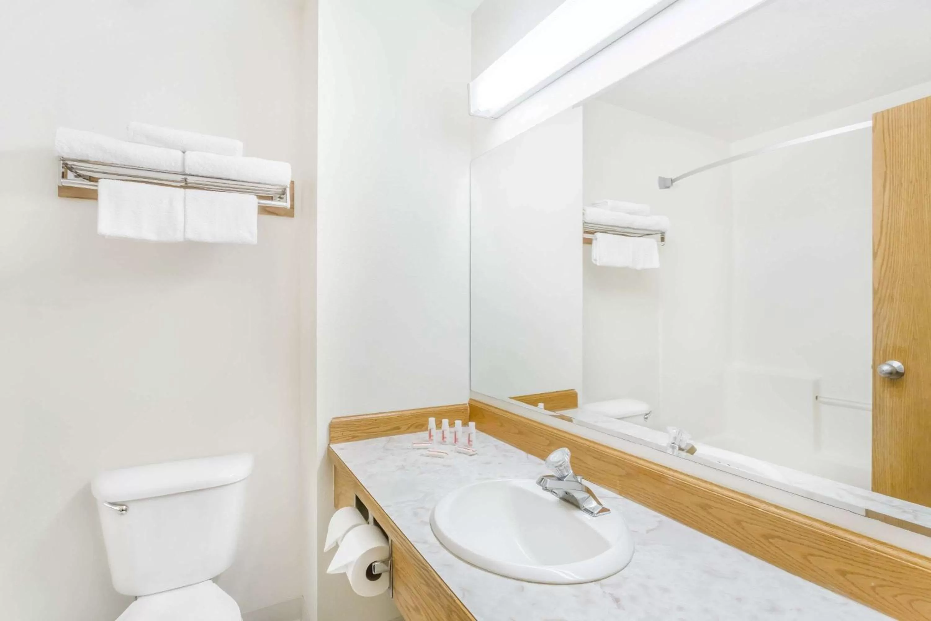 Bathroom in Super 8 by Wyndham Driggs