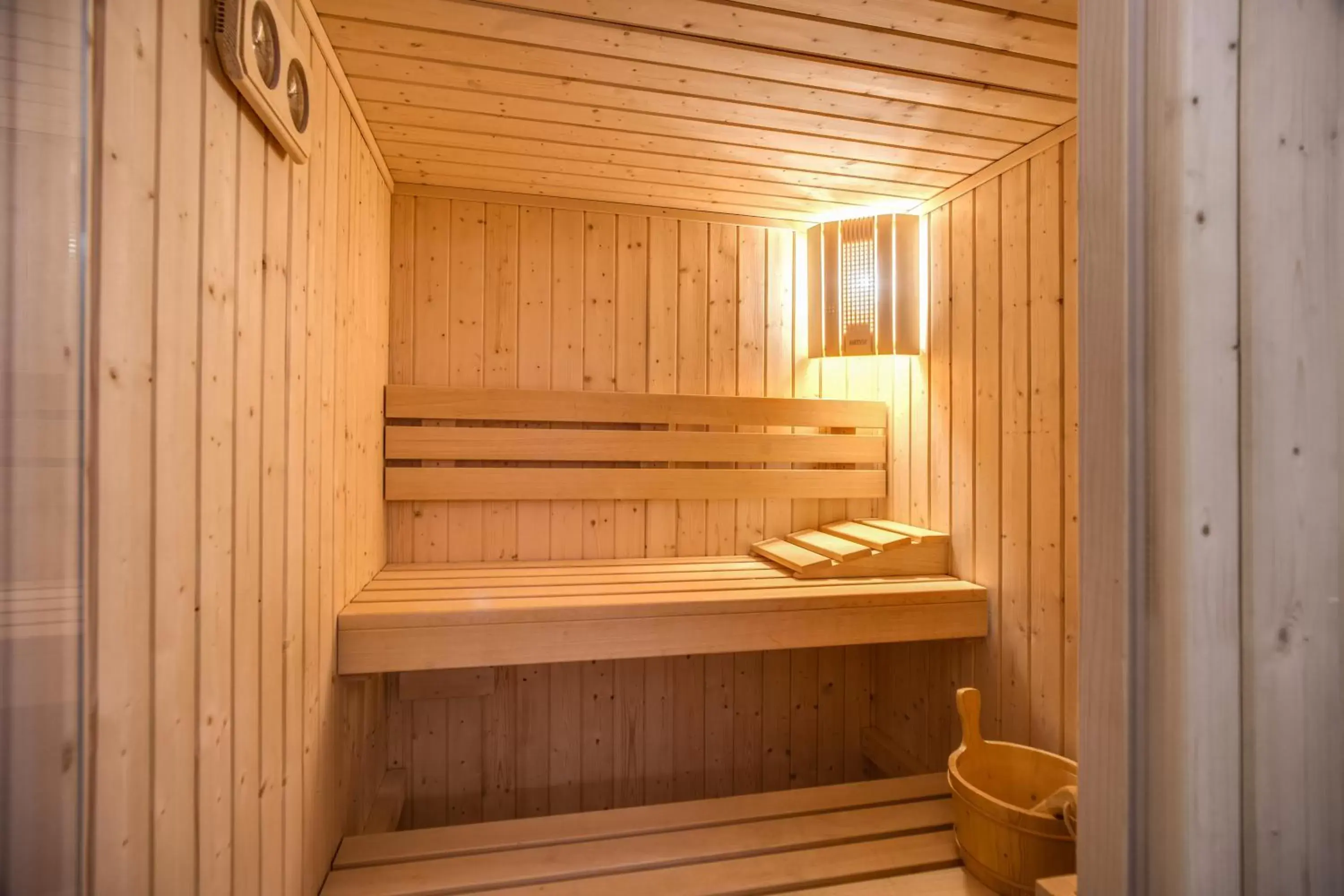 Sauna in Hotel 77 Seventy-Seven - Maison D'Art Collection