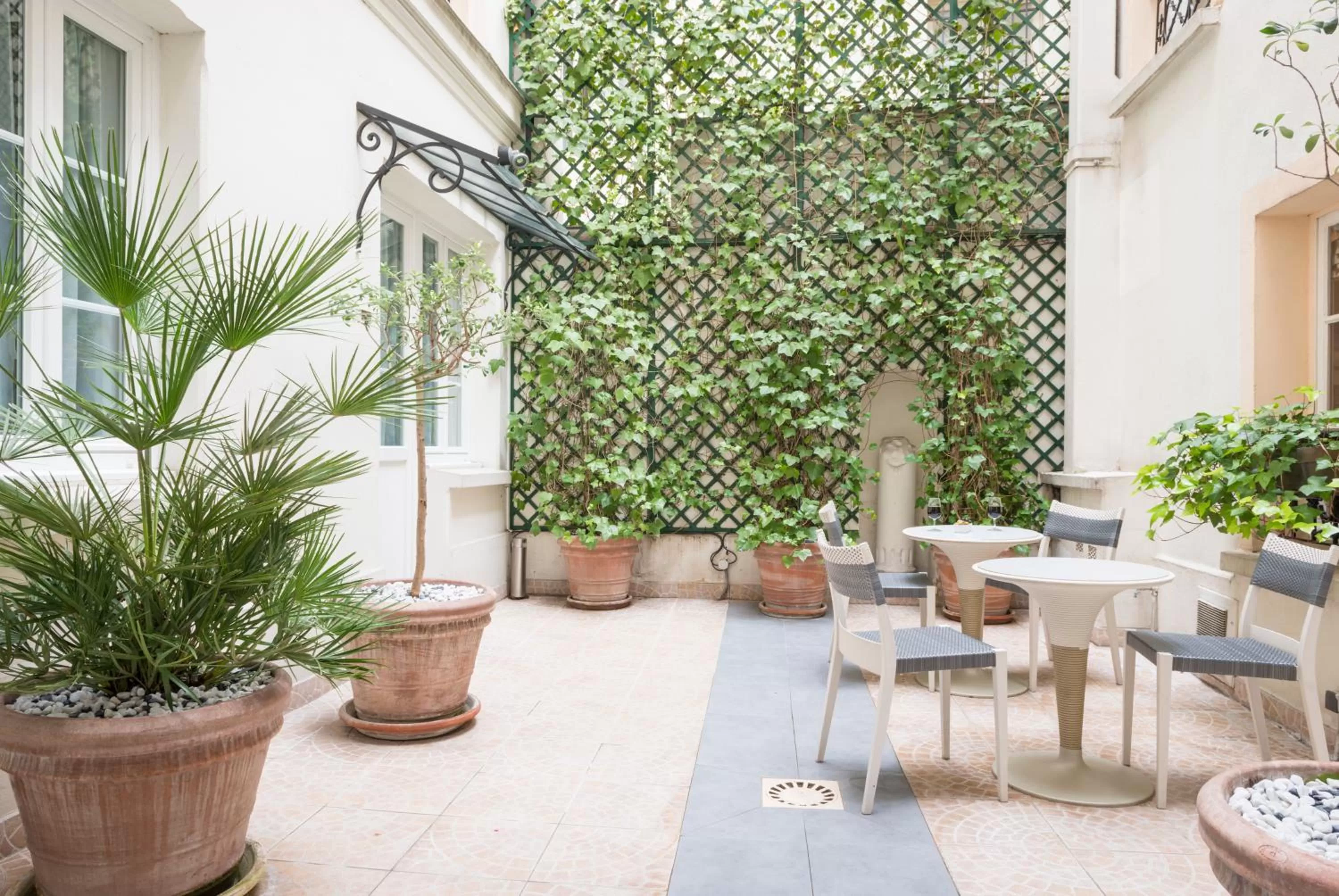 Patio in Acacias Etoile