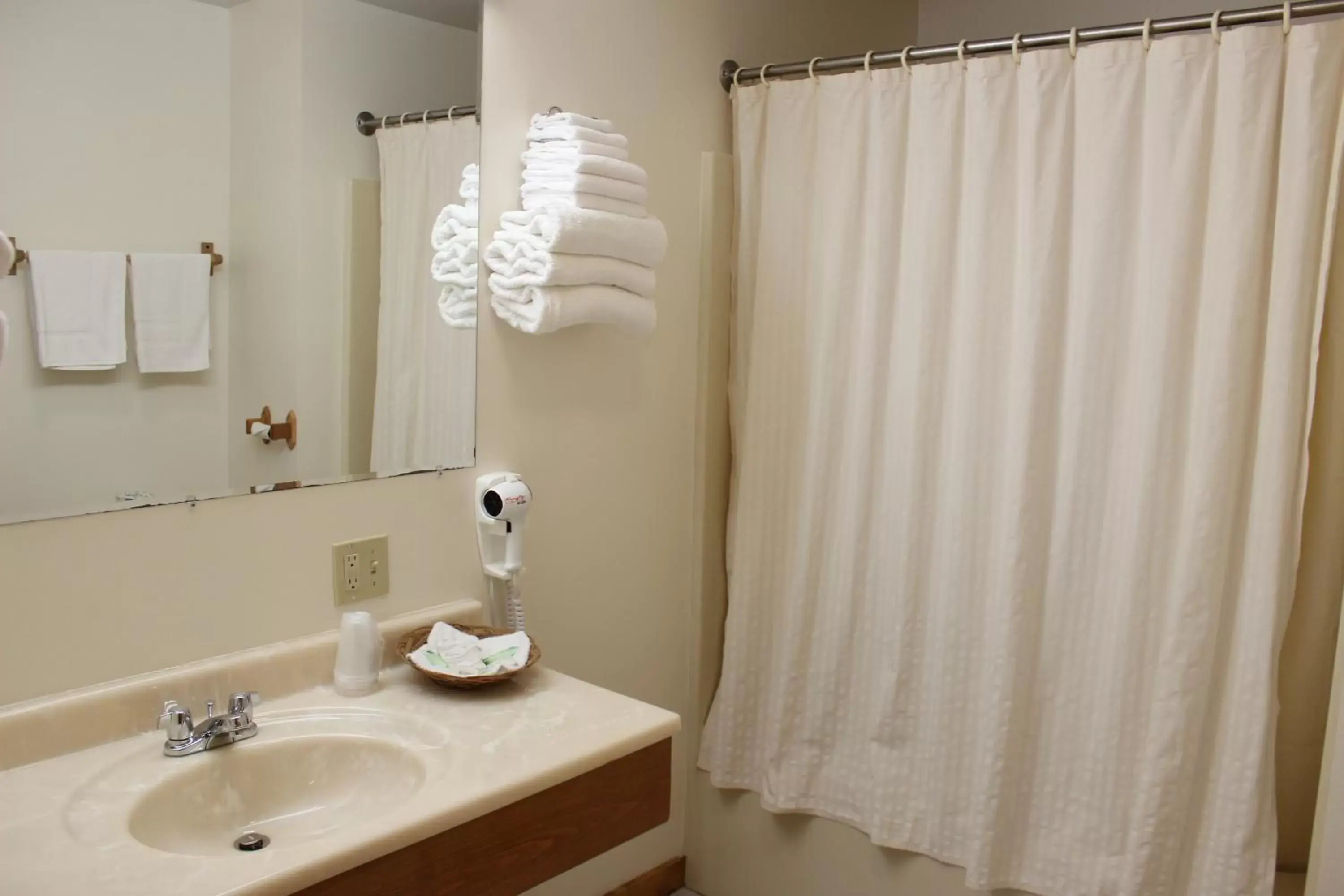 Bathroom in Nootka Lodge