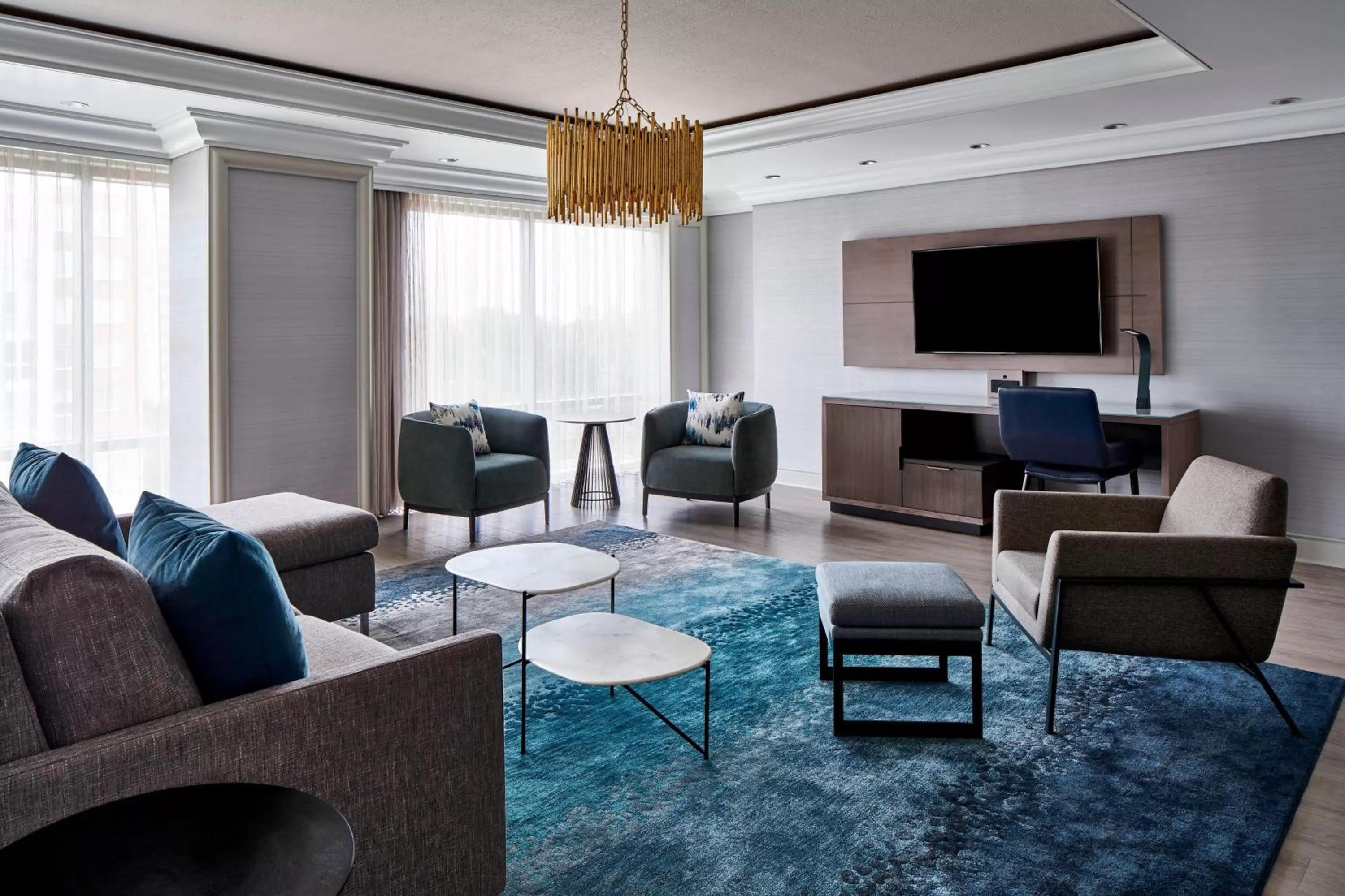 Living room in Bethesda North Marriott Hotel & Conference Center