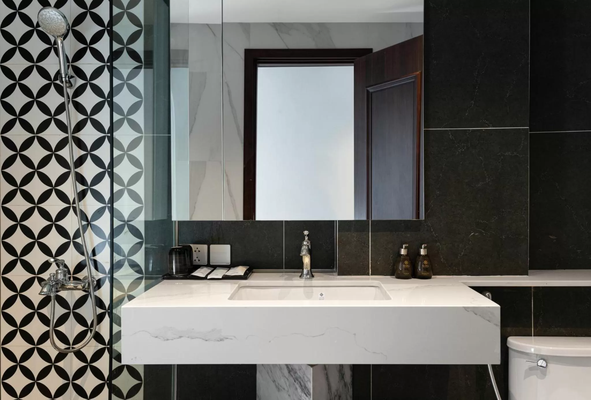 Bathroom in Paradise Suites Nguyen Khuyen