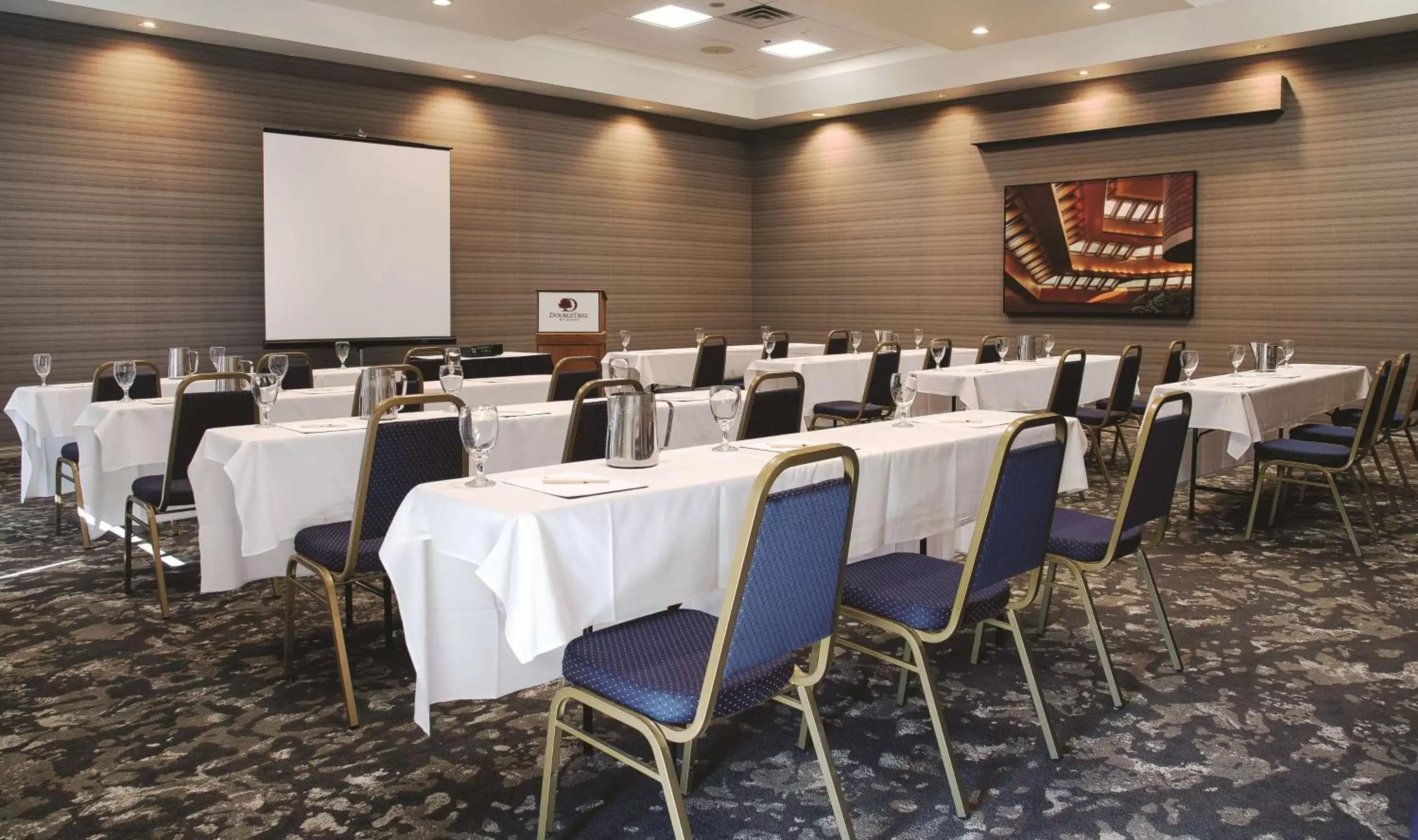 Meeting/conference room in DoubleTree by Hilton Racine Harbourwalk