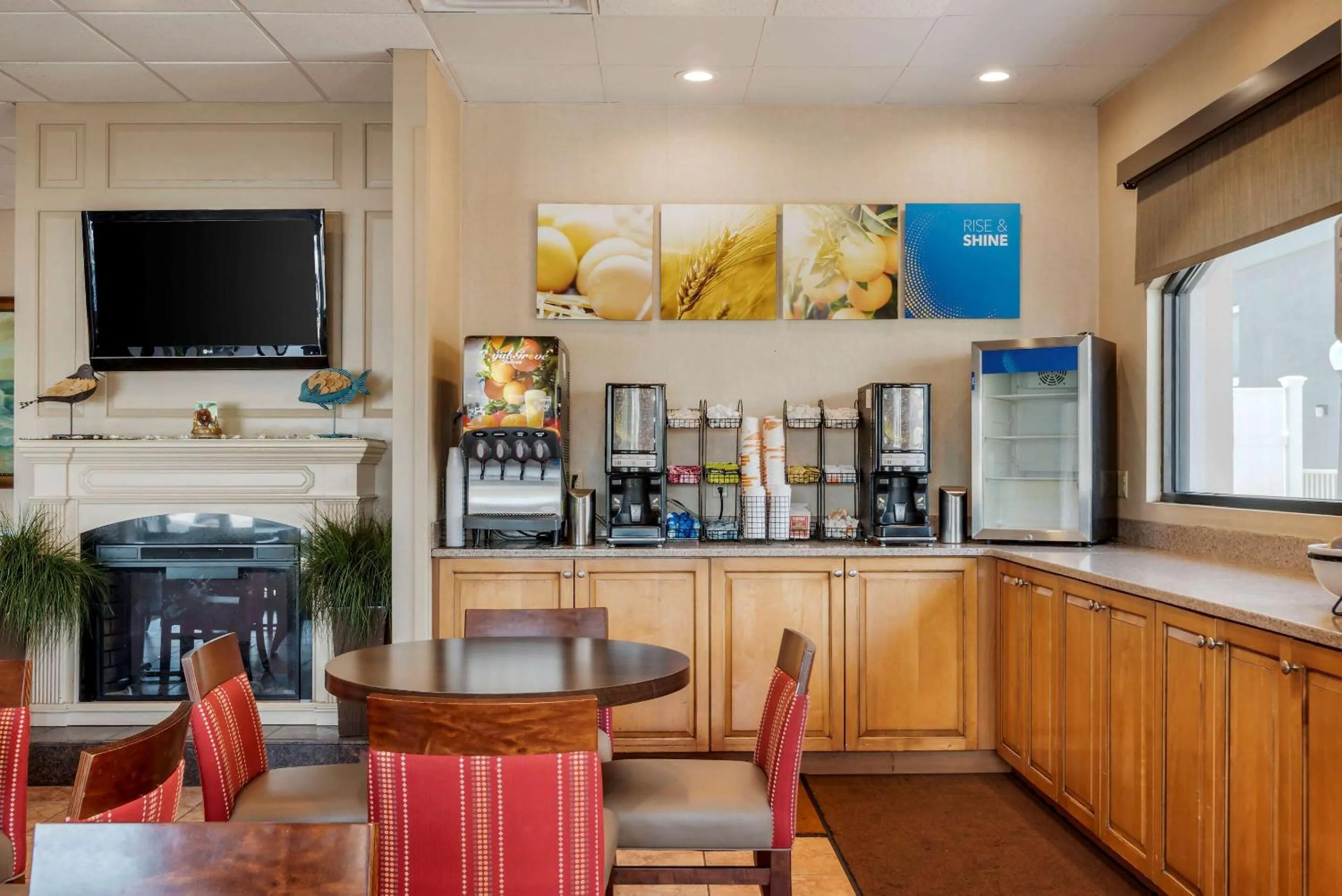 Breakfast in Comfort Inn Ocean City Boardwalk