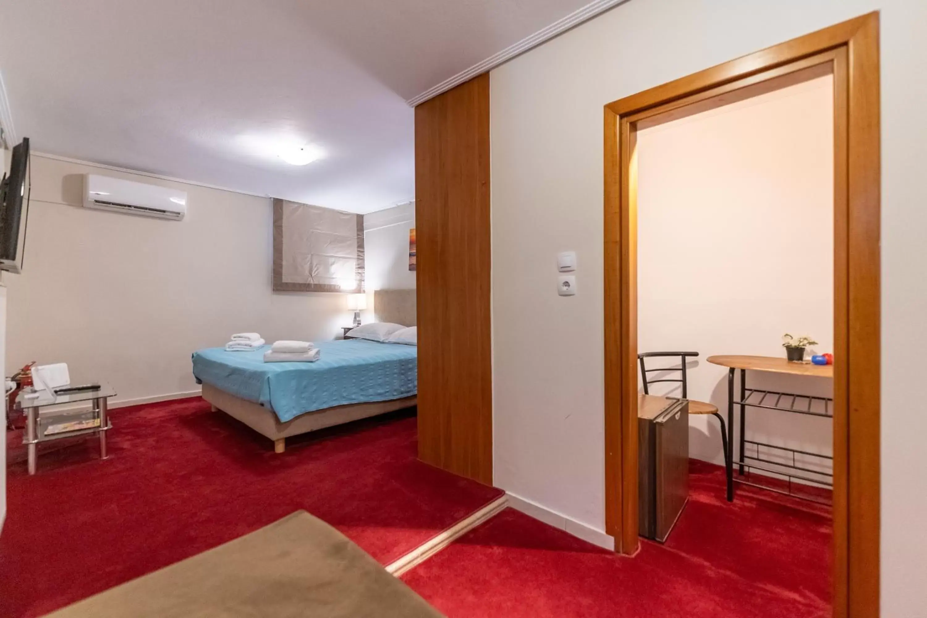 Bed in Apartments Tina FREE transfer from-to the airport