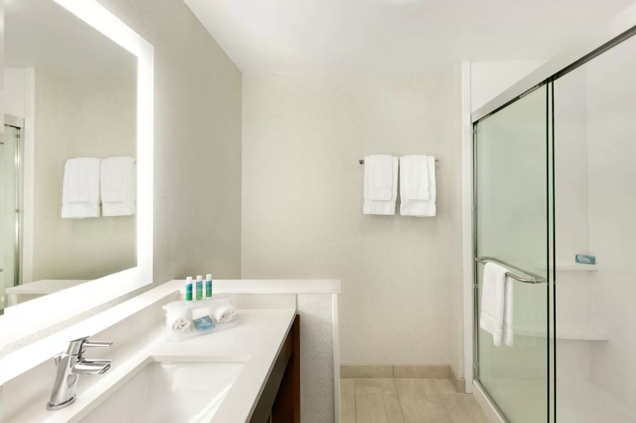 Photo of the whole room in Holiday Inn Express & Suites Salisbury by IHG