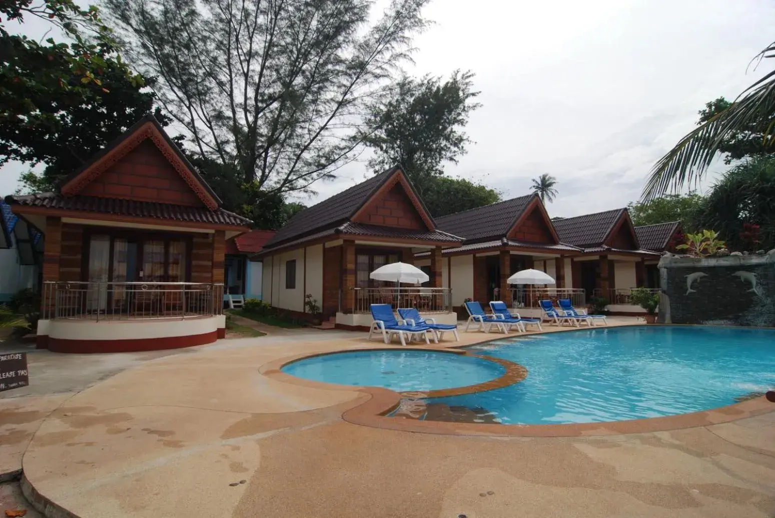 Swimming pool, Property Building in Lanta Paradise Beach Resort