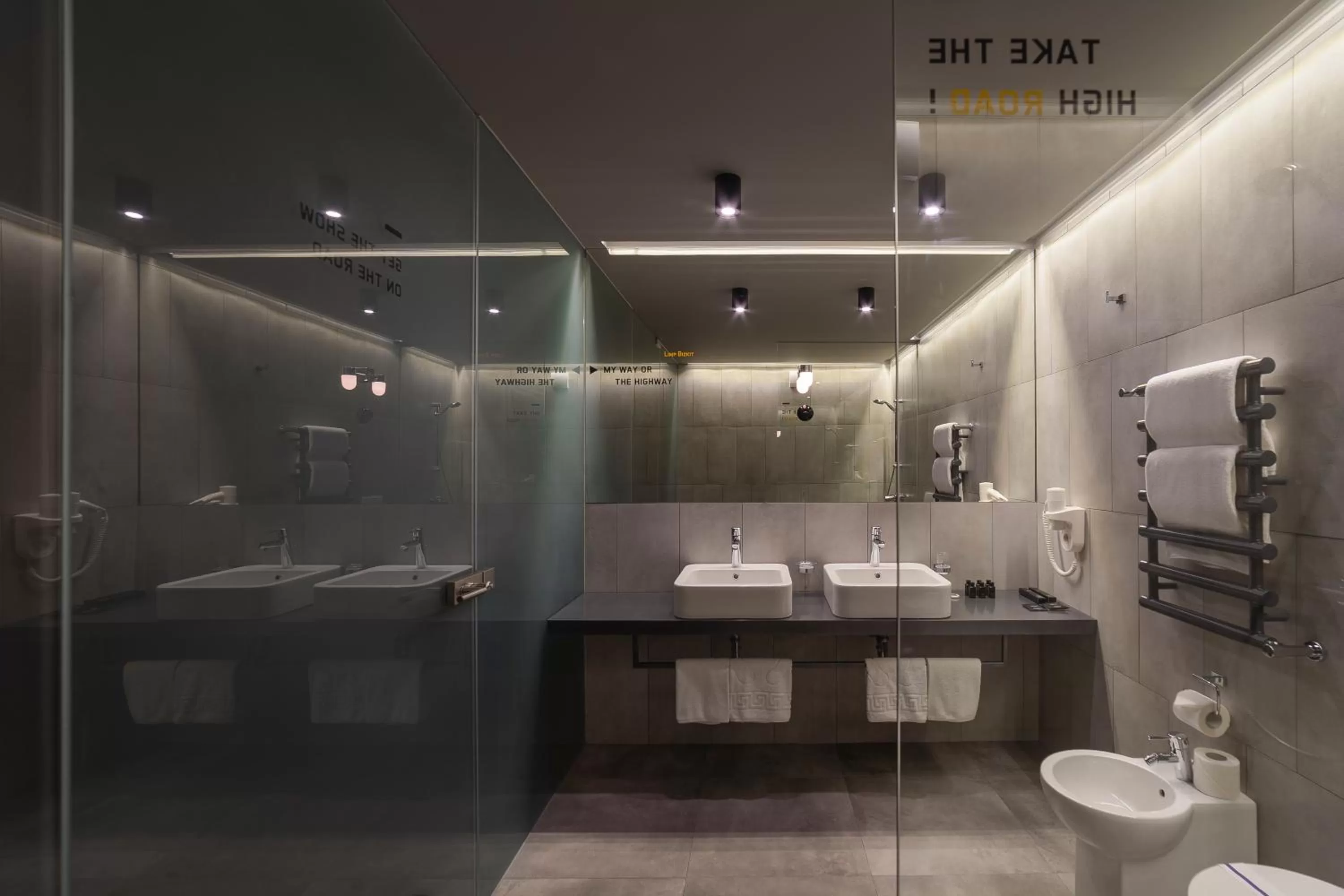 Shower in Дизайн-готель ROAD