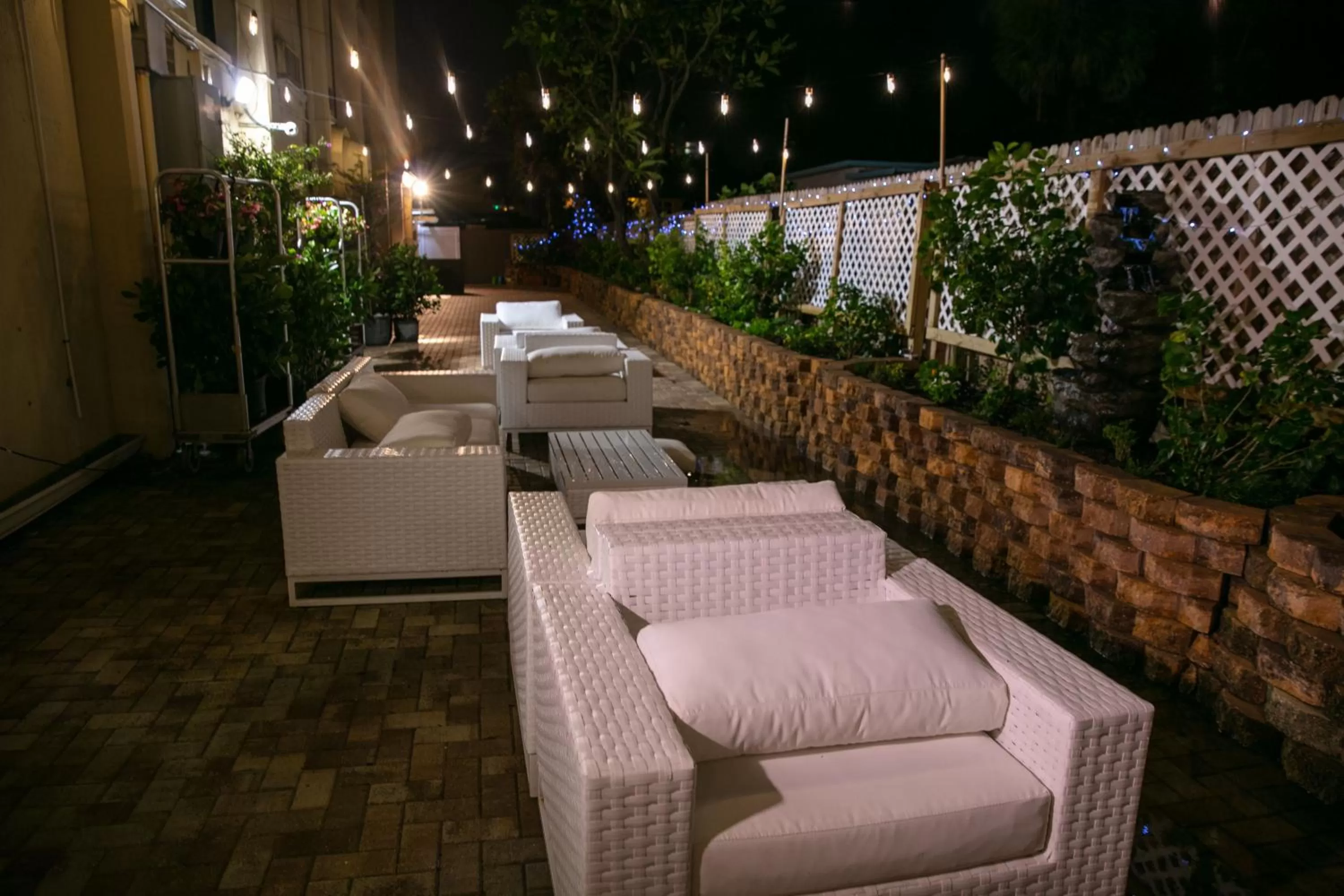 Patio in Comfort Inn Oceanside Deerfield Beach