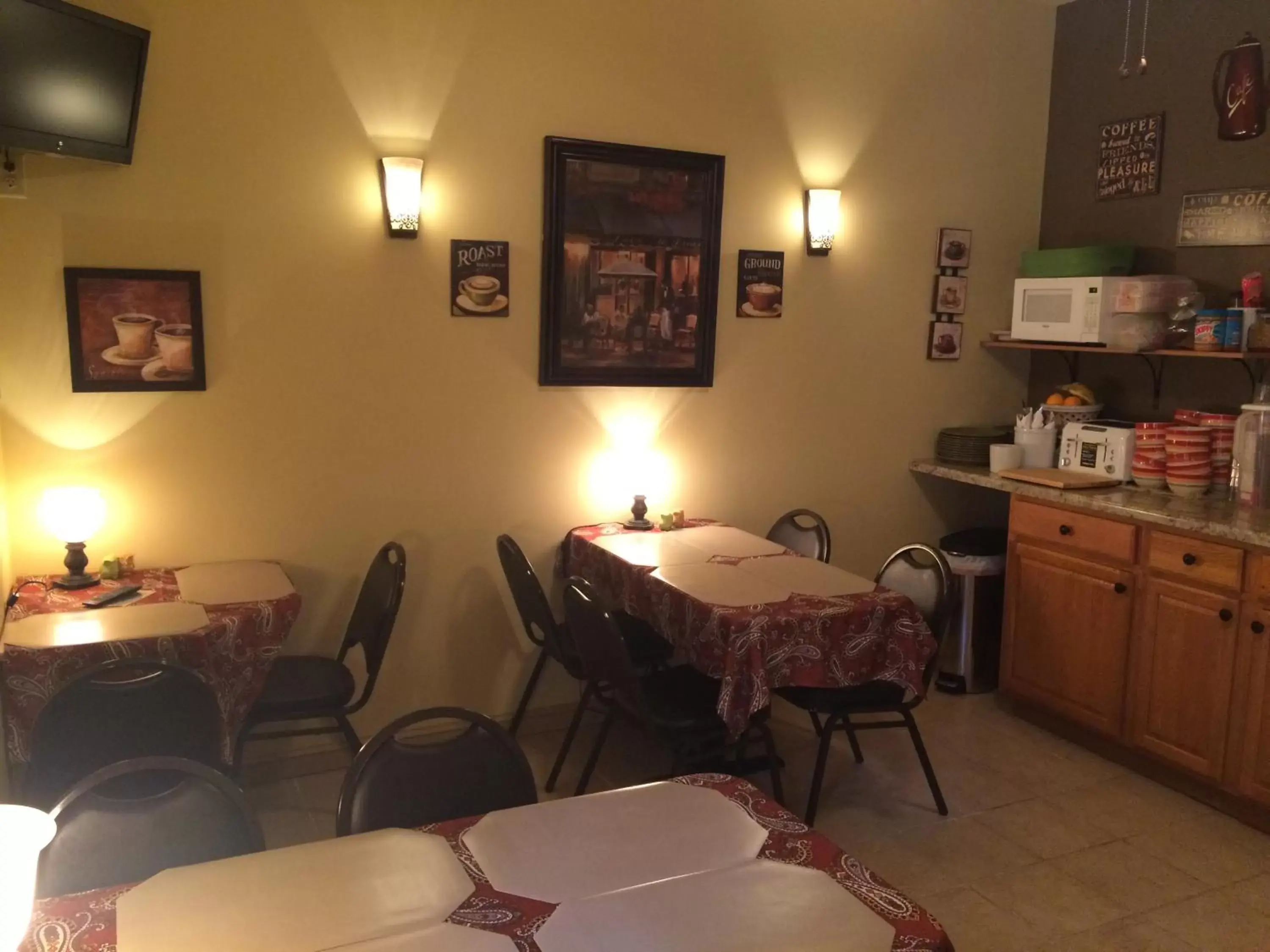 Dining area, Restaurant/Places to Eat in Riverboat Suites