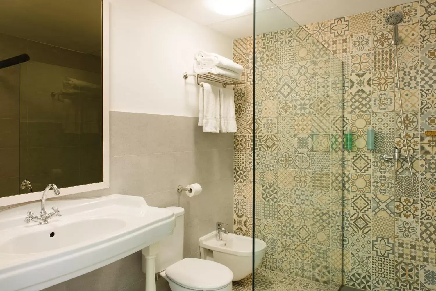 Decorative detail, Bathroom in Hotel Torre Barcelona