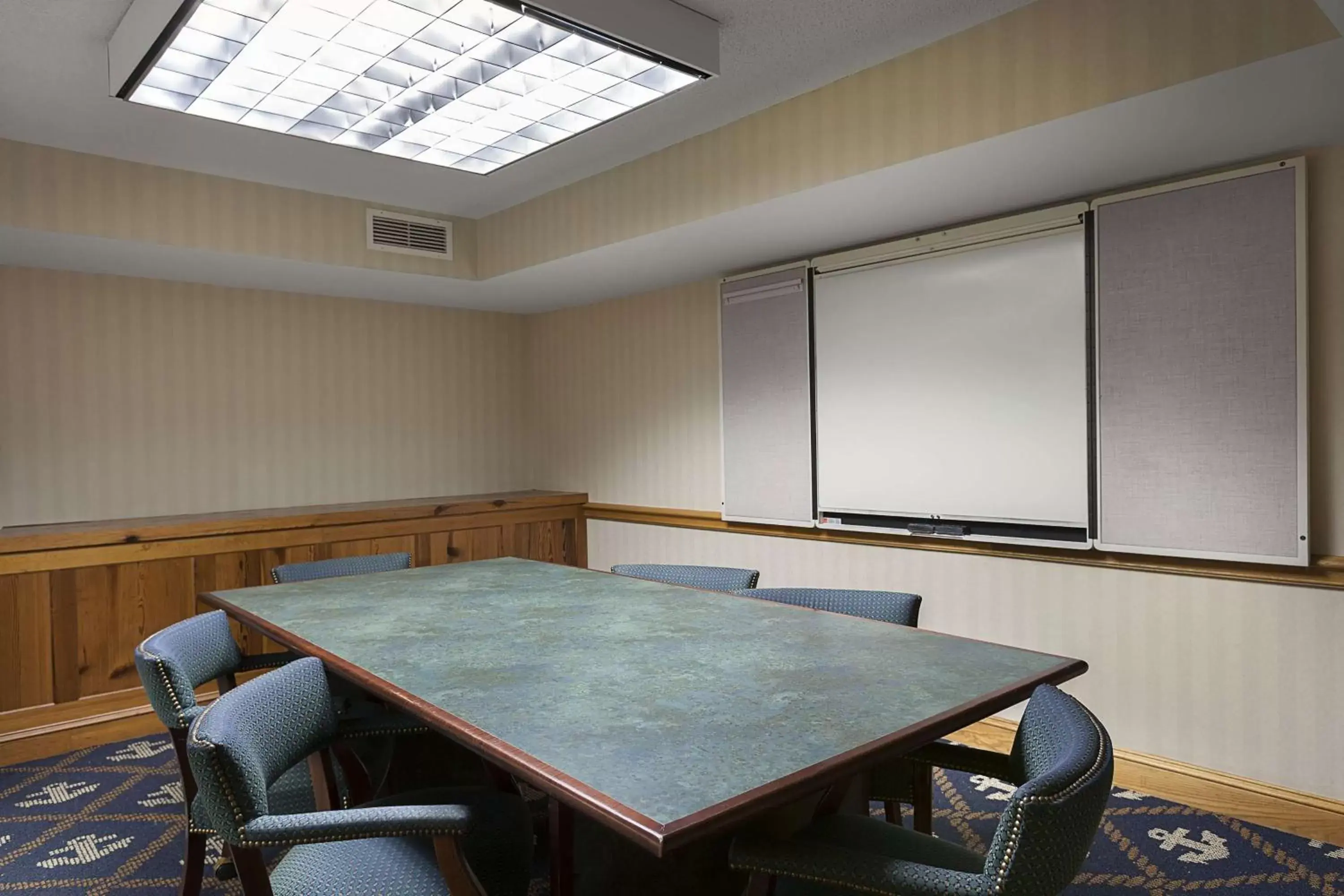 Meeting/conference room in Hampton Inn & Suites Myrtle Beach Oceanfront
