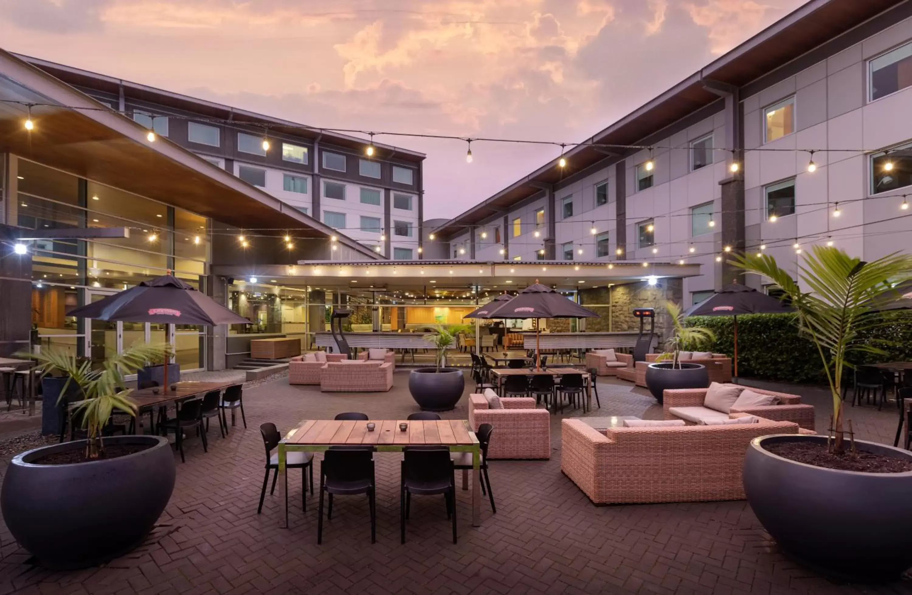 Property building, Restaurant/Places to Eat in Novotel Auckland Ellerslie