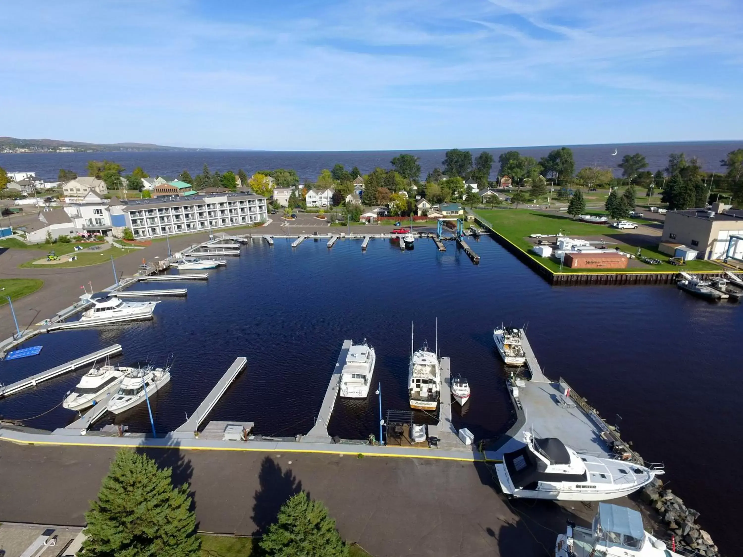 Bird's eye view, Bird's-eye View in Park Point Marina Inn