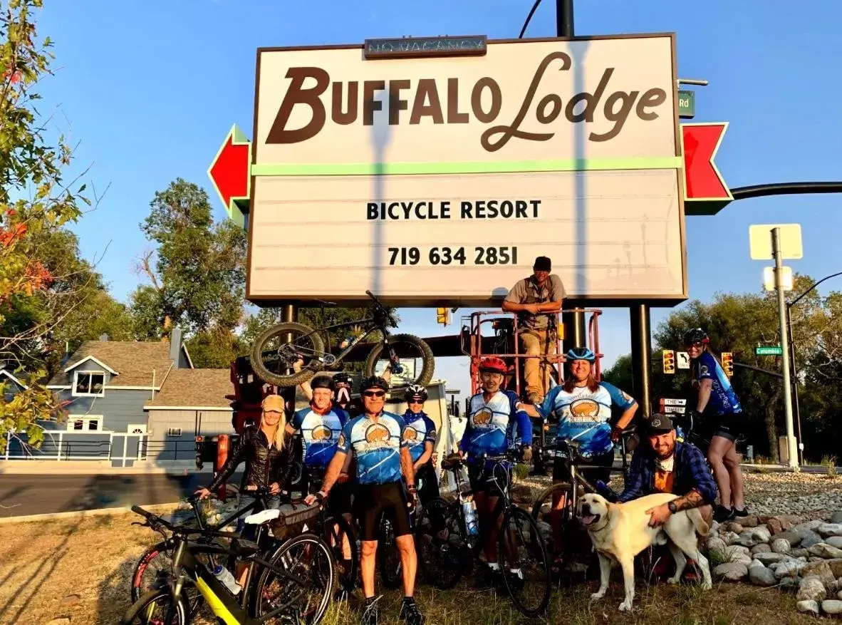 Buffalo Lodge Bicycle Resort - Amazing access to local trails & the Garden