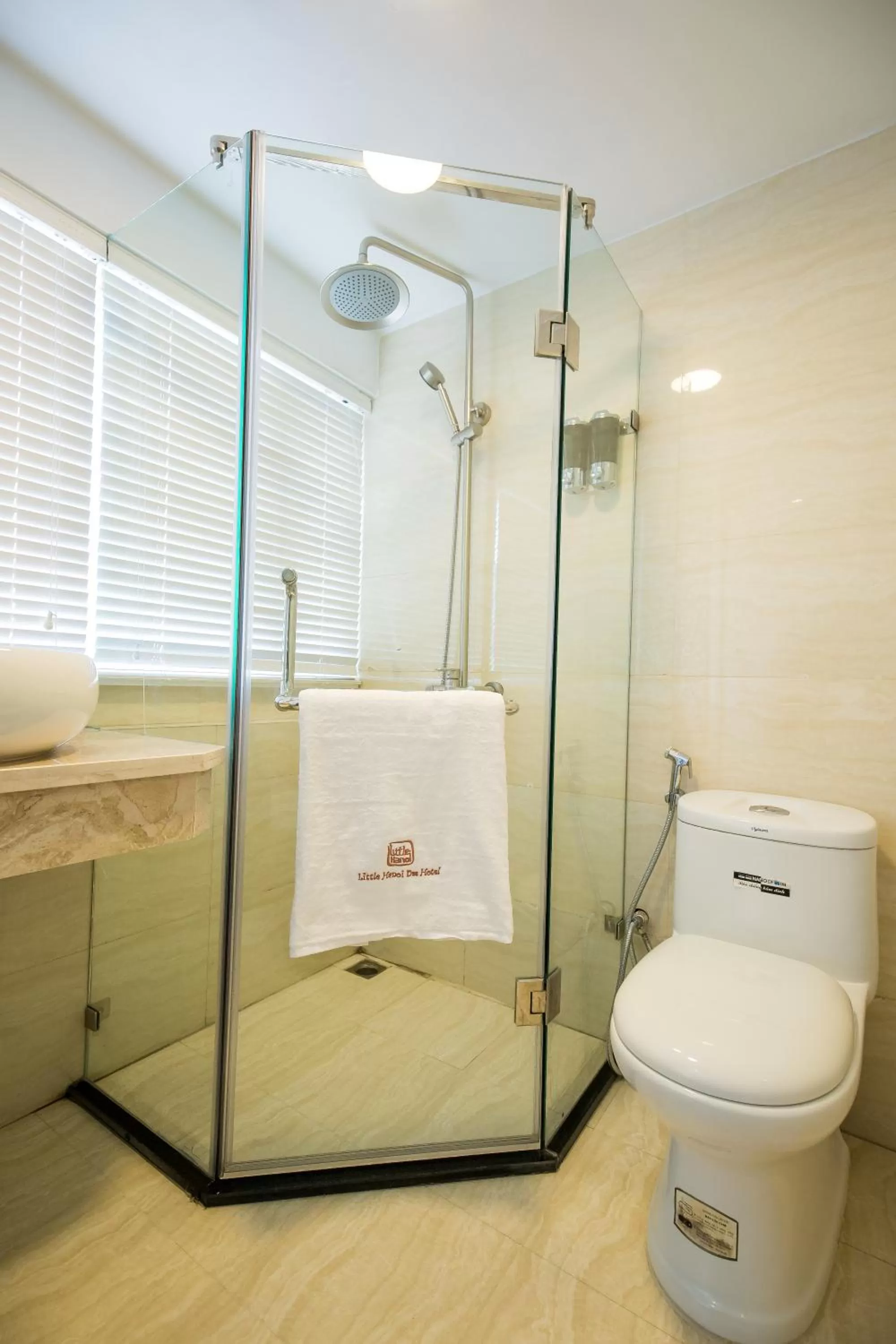 Bathroom in Little Hanoi Deluxe Hotel