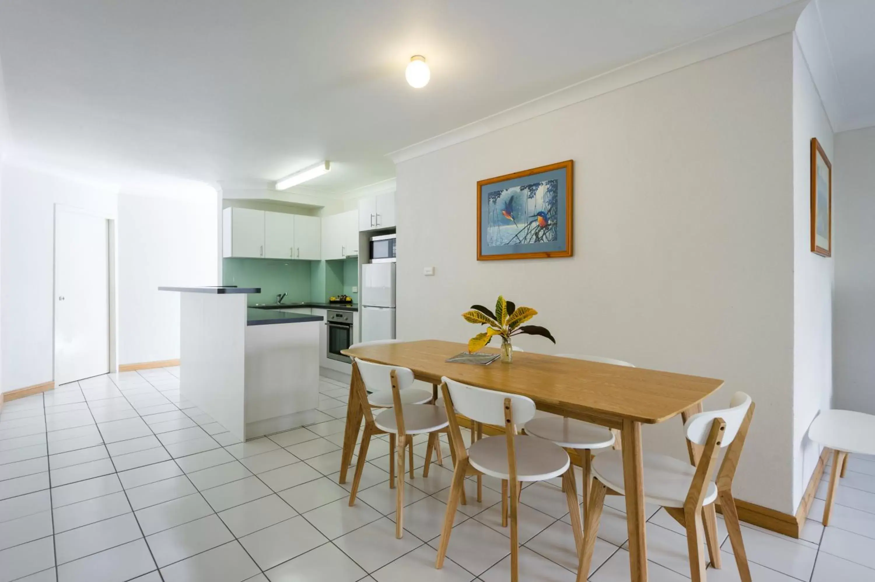 Kitchen or kitchenette, Dining Area in Garrick House