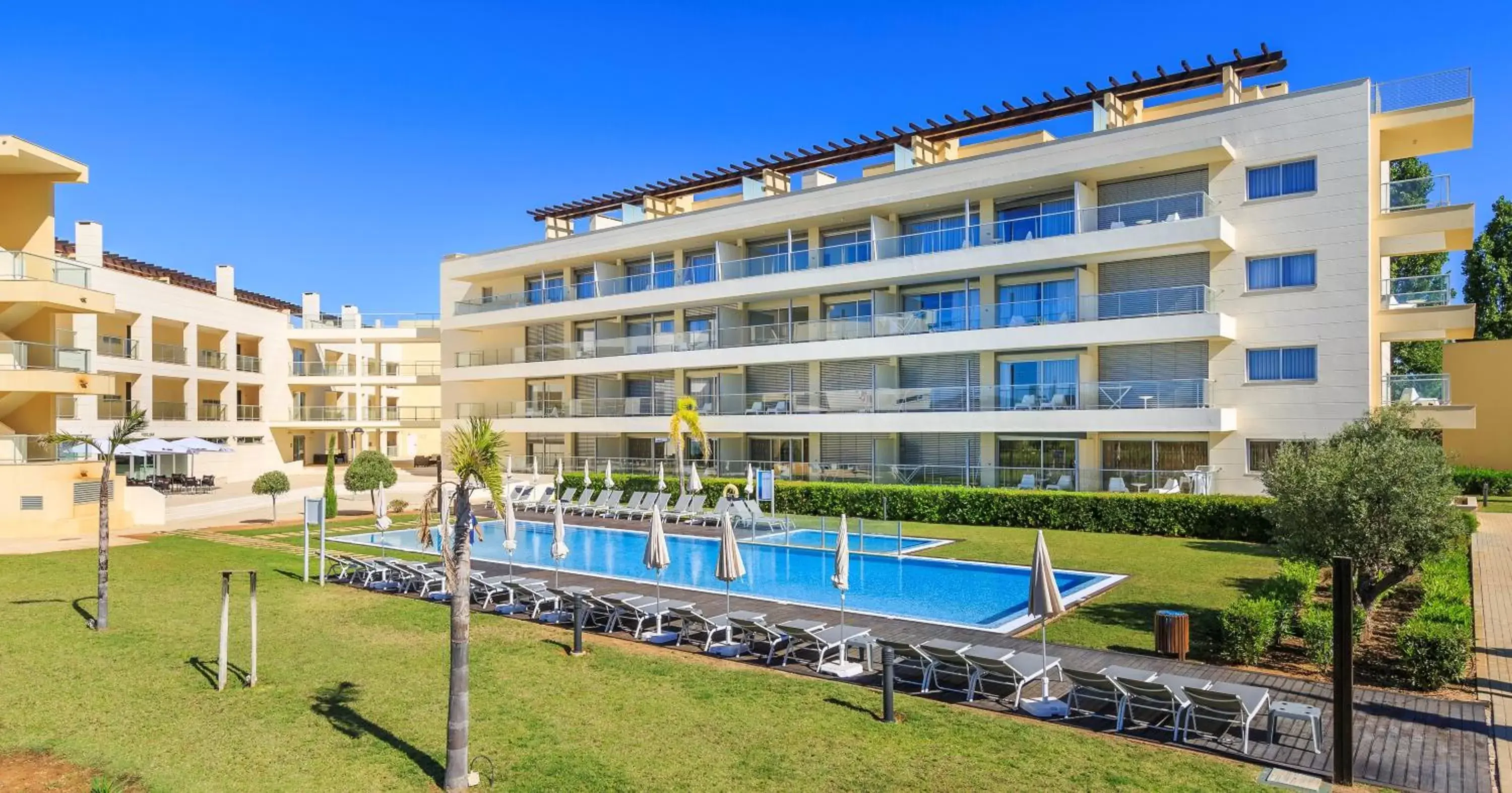 Facade/entrance, Swimming Pool in Laguna Resort - Vilamoura