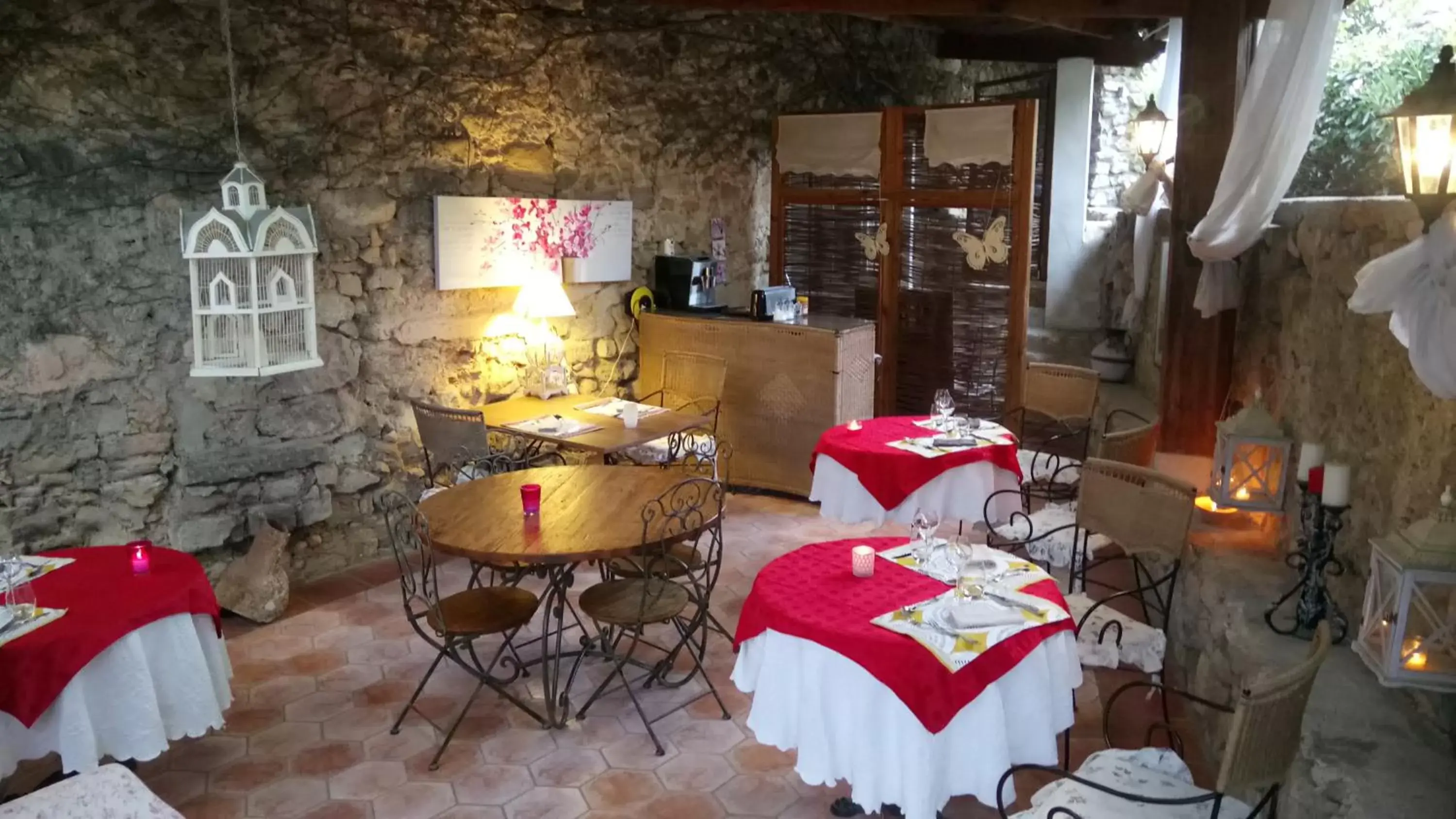 Restaurant/Places to Eat in La Bergerie Du Moulin