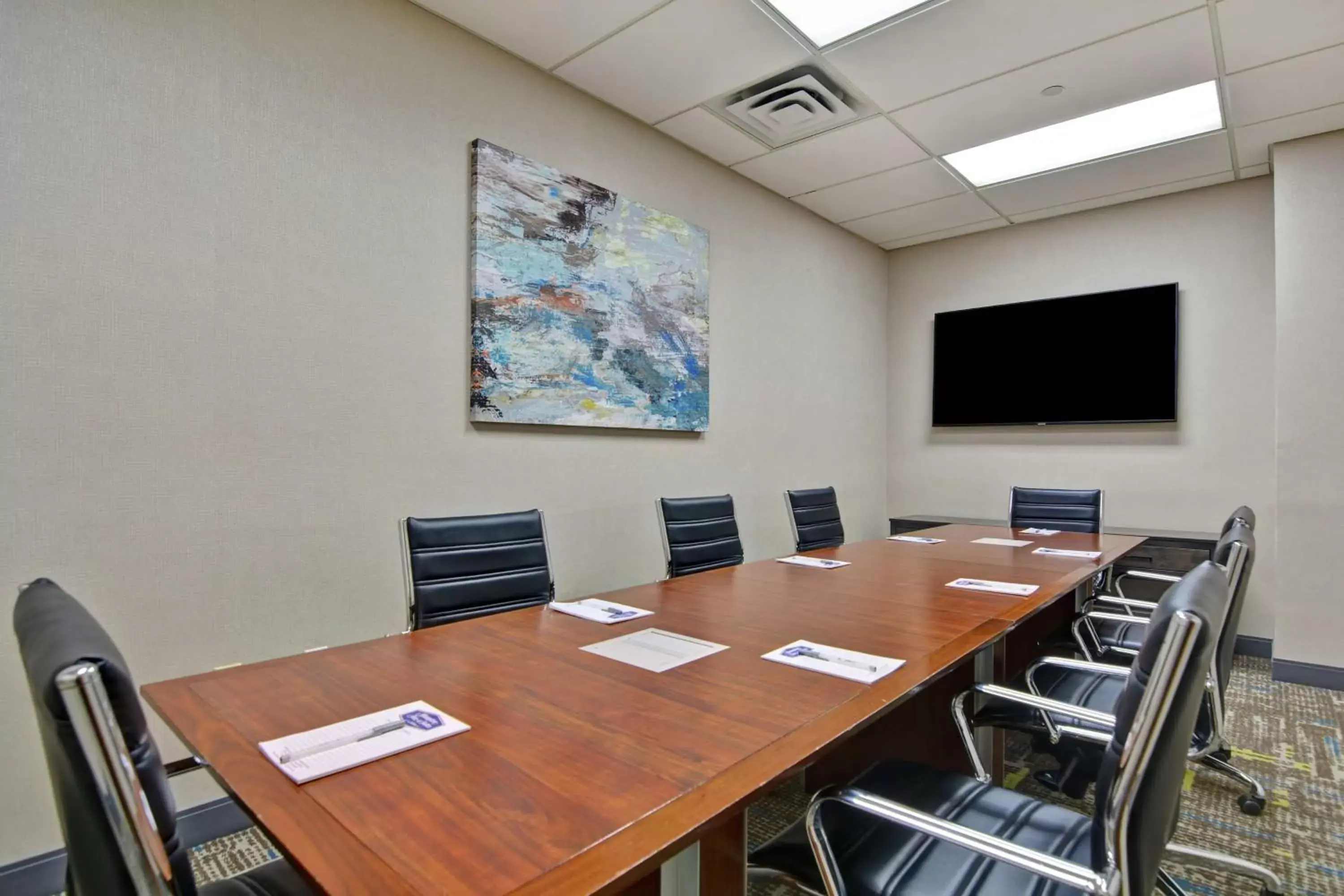 Meeting/conference room in Hampton Inn & Suites Newark-Harrison-Riverwalk