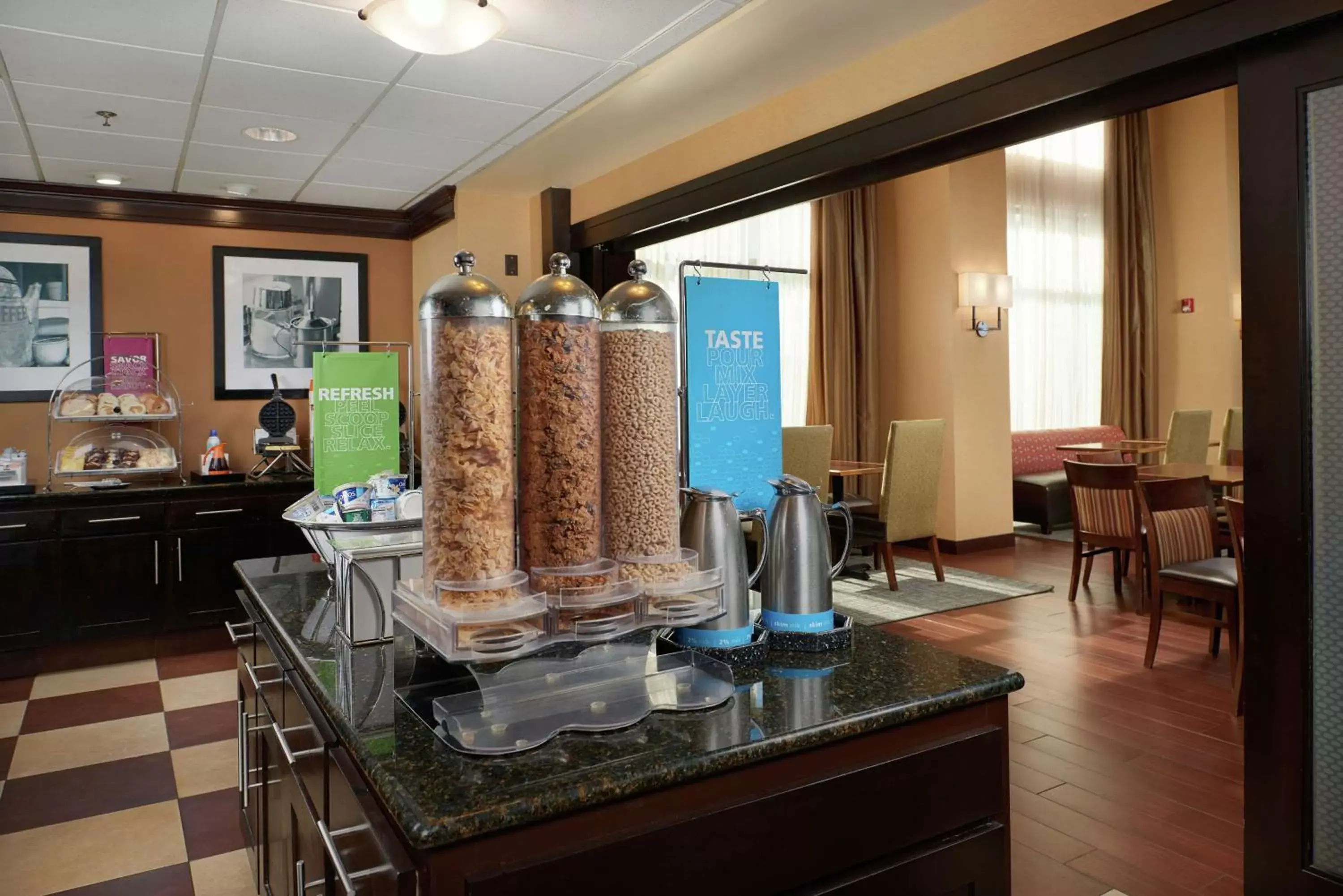 Breakfast, Restaurant/Places to Eat in Hampton Inn & Suites Oxford-Anniston