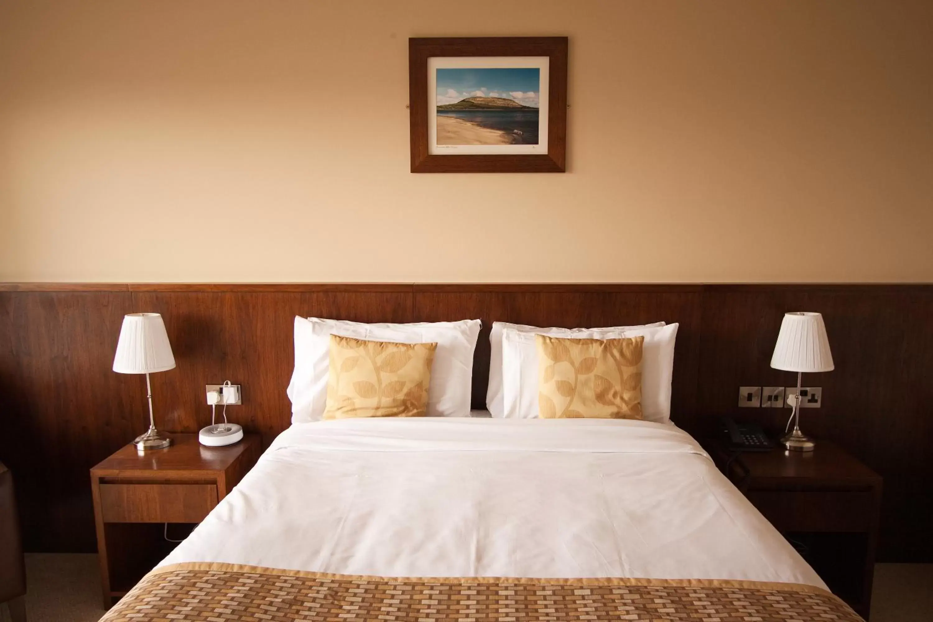 Bed in Strandhill Lodge and Suites