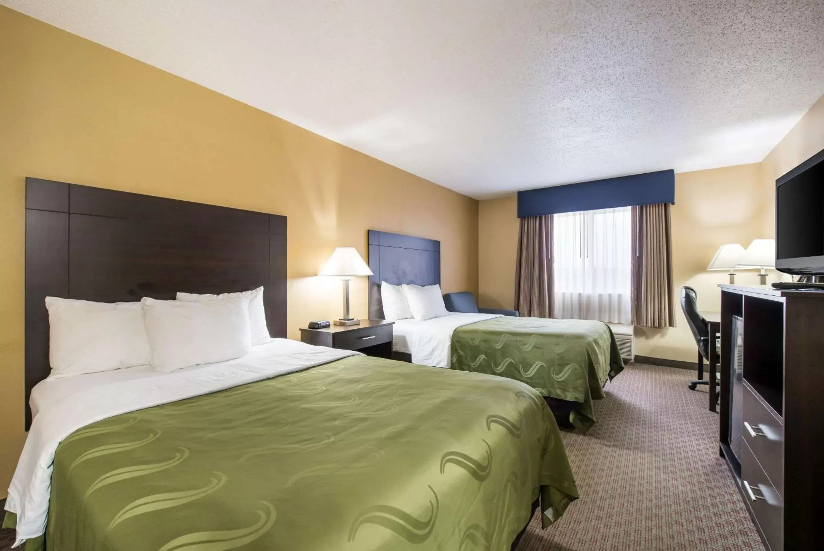 Photo of the whole room, Bed in Quality Inn & Suites Menomonie