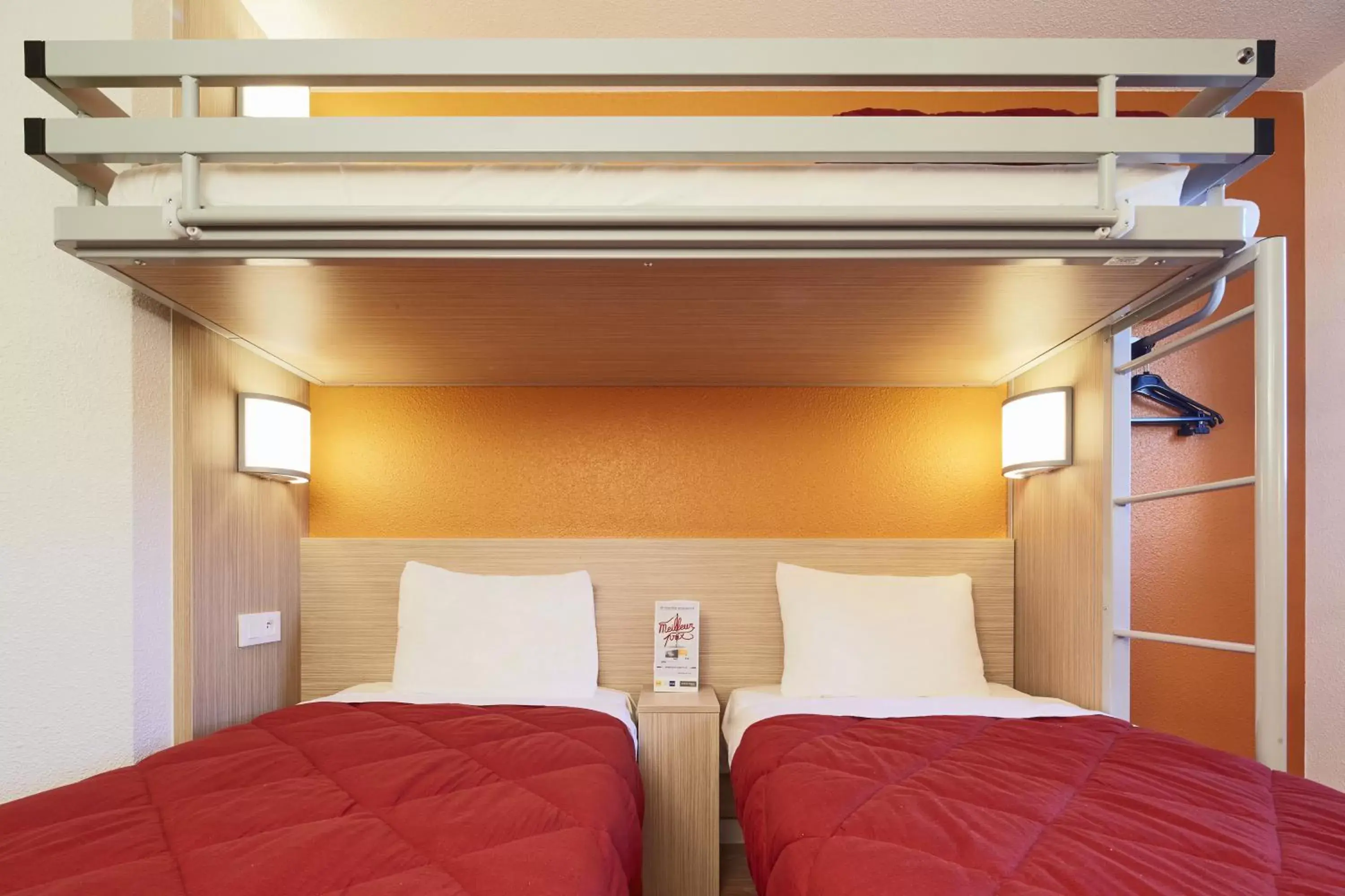 Bedroom, Bed in Premiere Classe Roissy CDG - Paris Nord 2 - Parc des Expositions